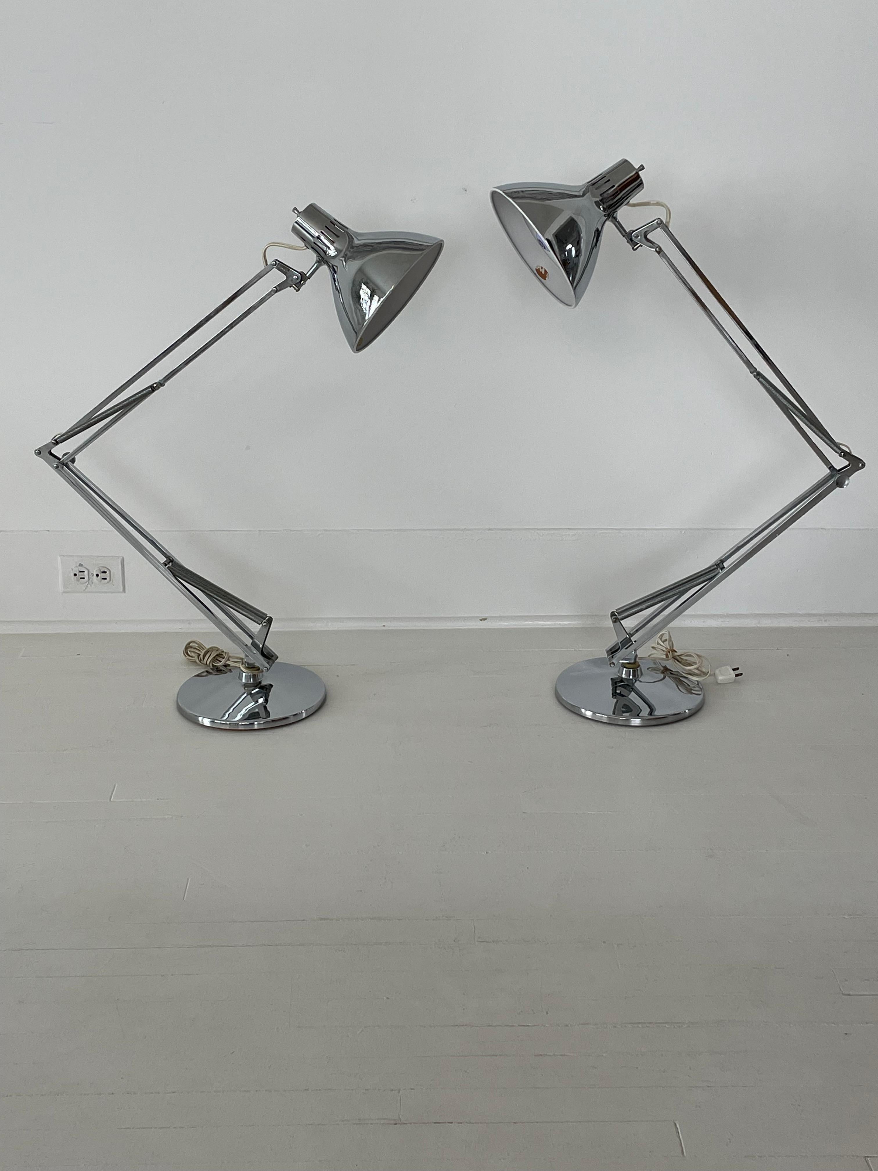 Chrome Paire de lampes de table Luxo en chrome du milieu du siècle dernier en vente