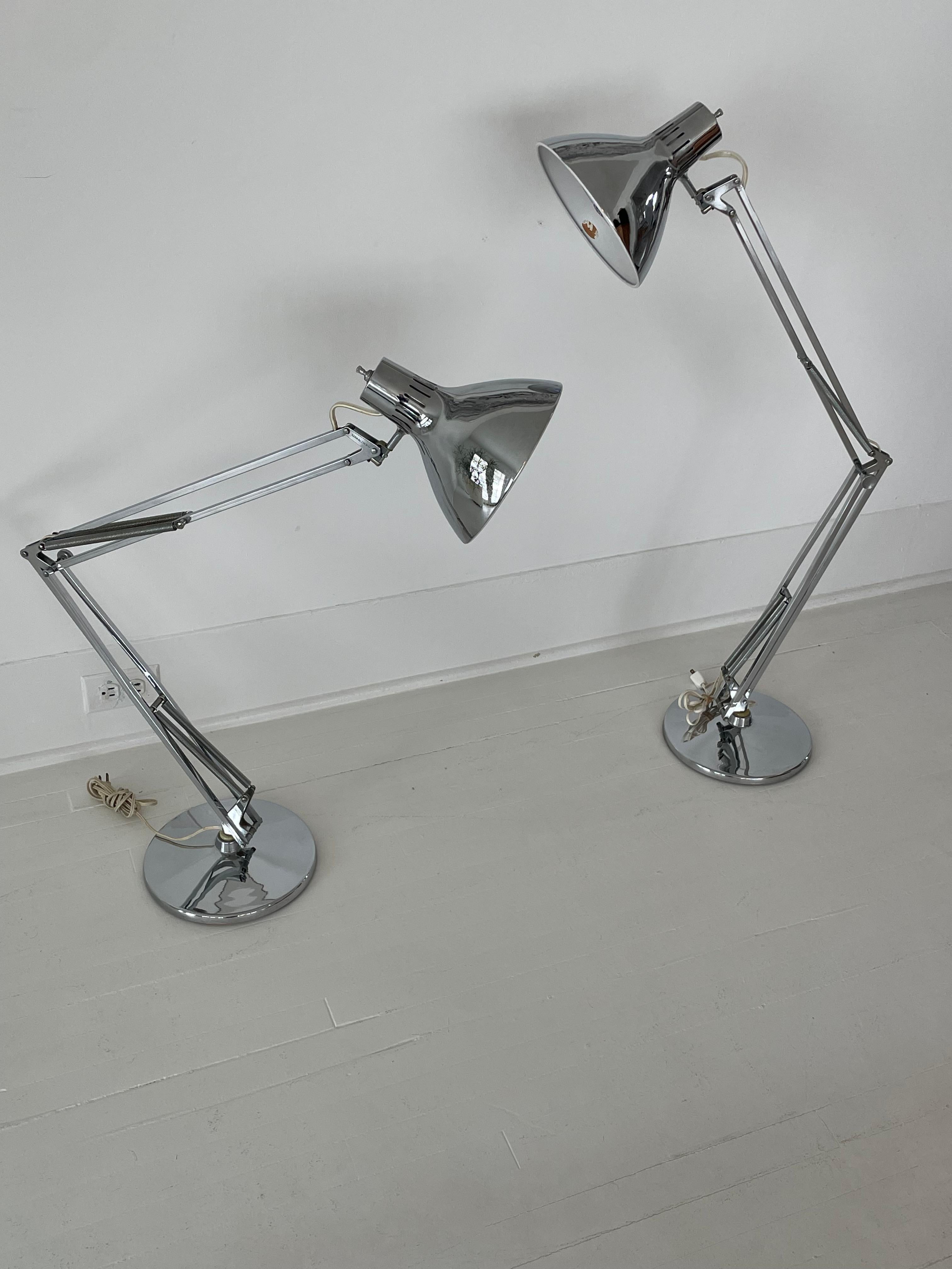 Paire de lampes de table Luxo en chrome du milieu du siècle dernier en vente 1