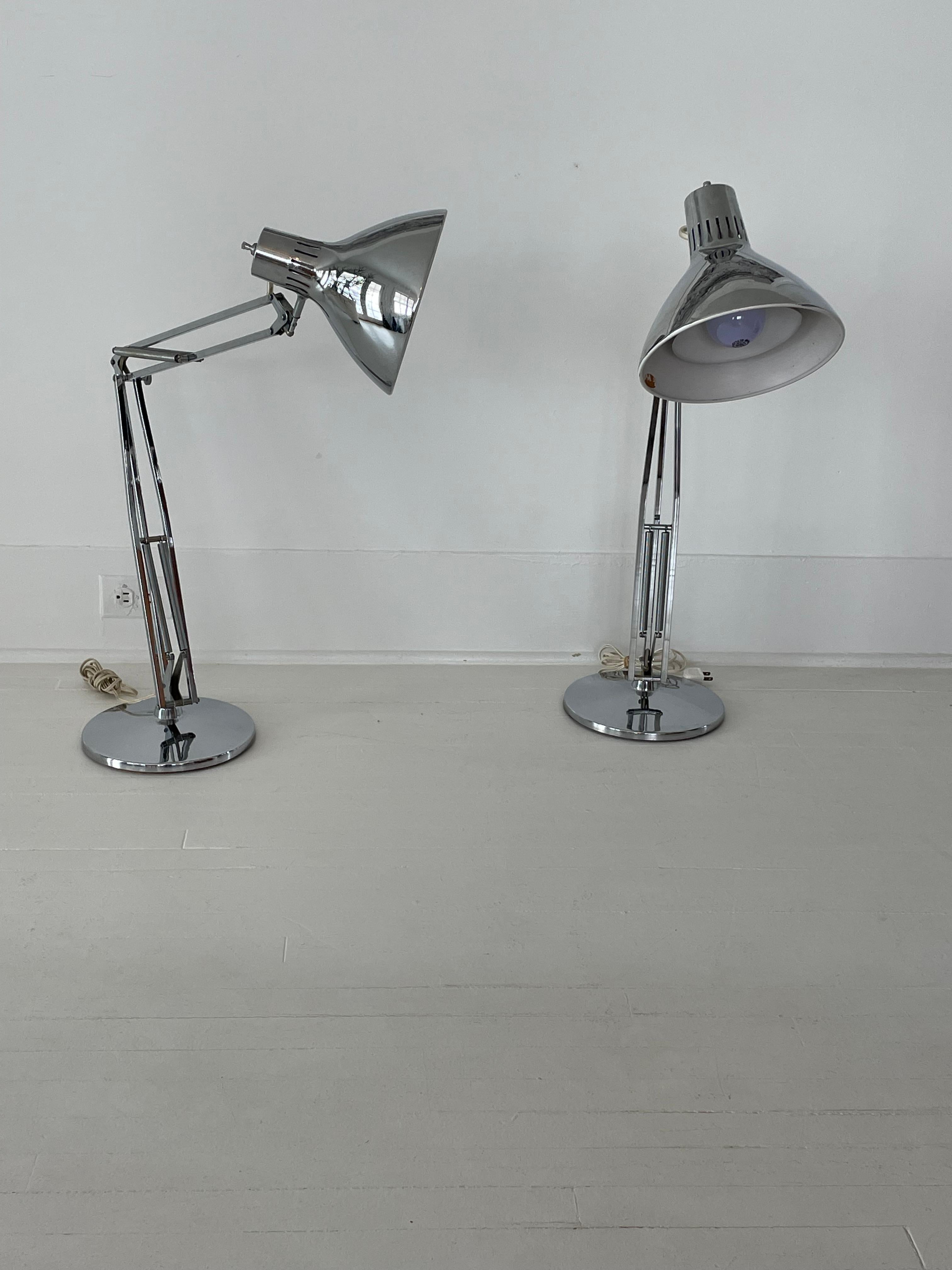 Paire de lampes de table Luxo en chrome du milieu du siècle dernier en vente 2