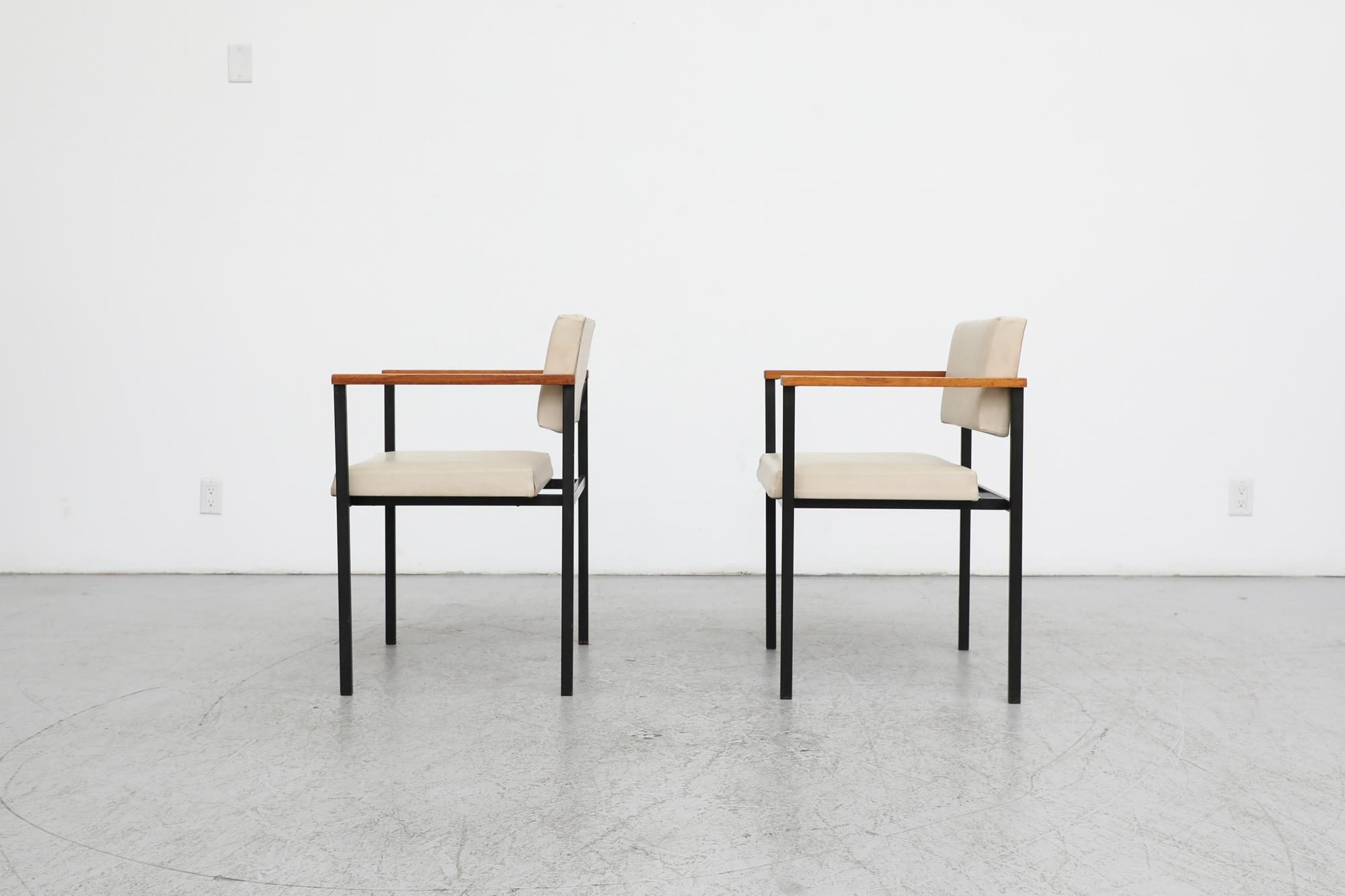 Dutch Mid-Century Pair of Martin Visser Style Armchairs For Sale