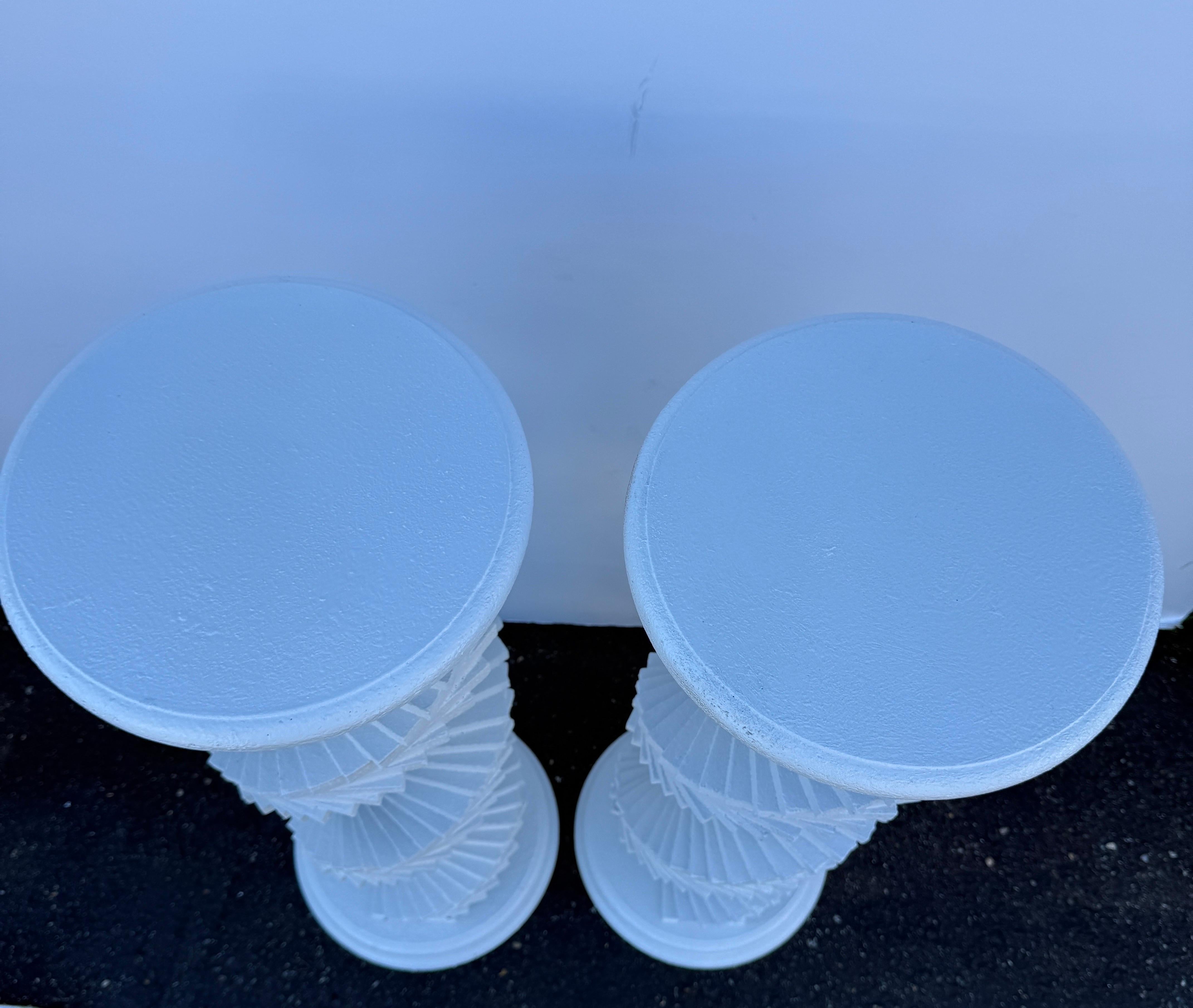 Mid-Century Pair of Painted Helix Architectural Pedestals In Good Condition For Sale In Haddonfield, NJ