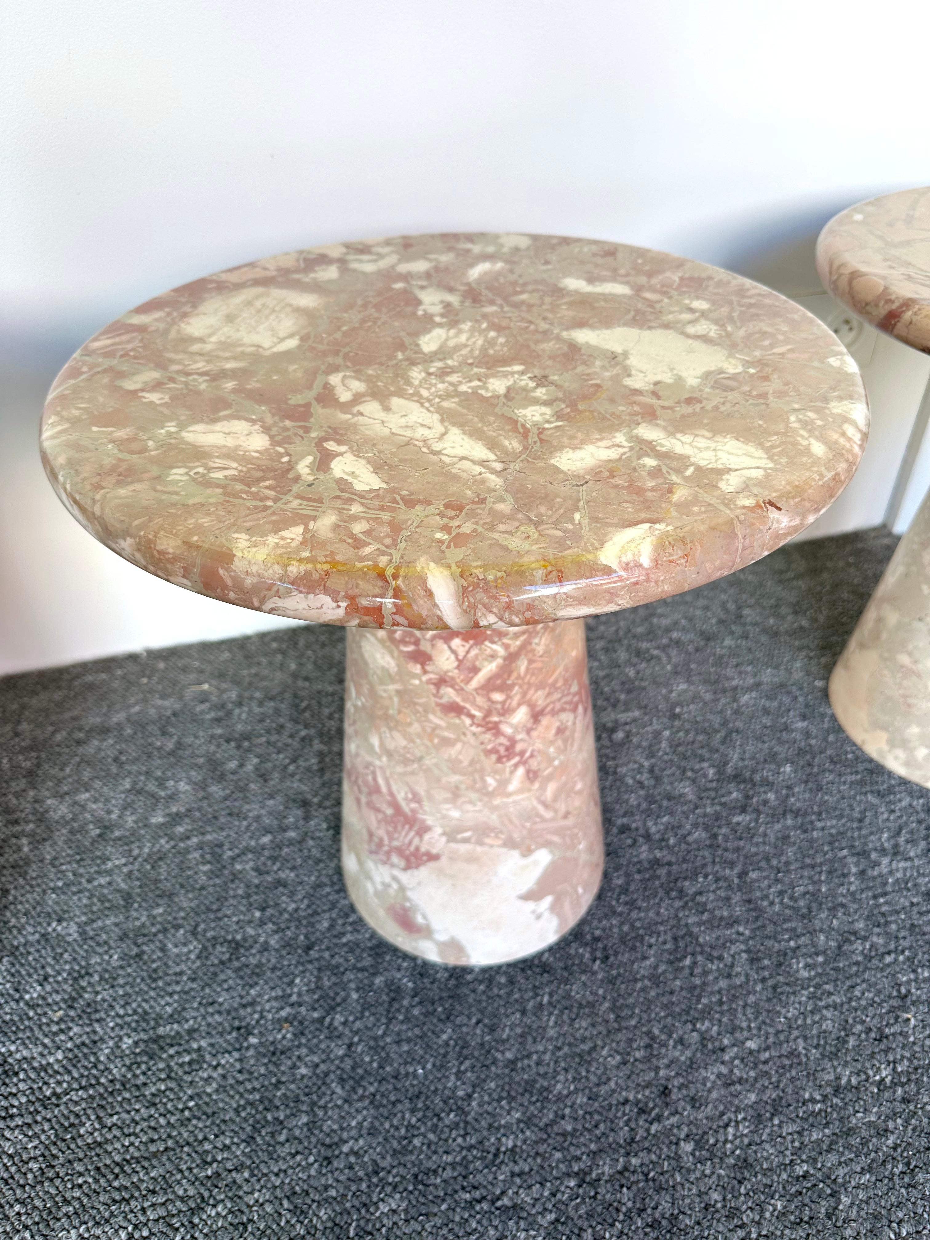 Mid-Century Modern Italian design style 1970s in pink marble side end low accent coffee cocktail bedside table or nightstand. In the mood of Angelo Mangiarotti for Skipper, Carlo Scarpa for Cattelan.

In sale separately, price by table, price by