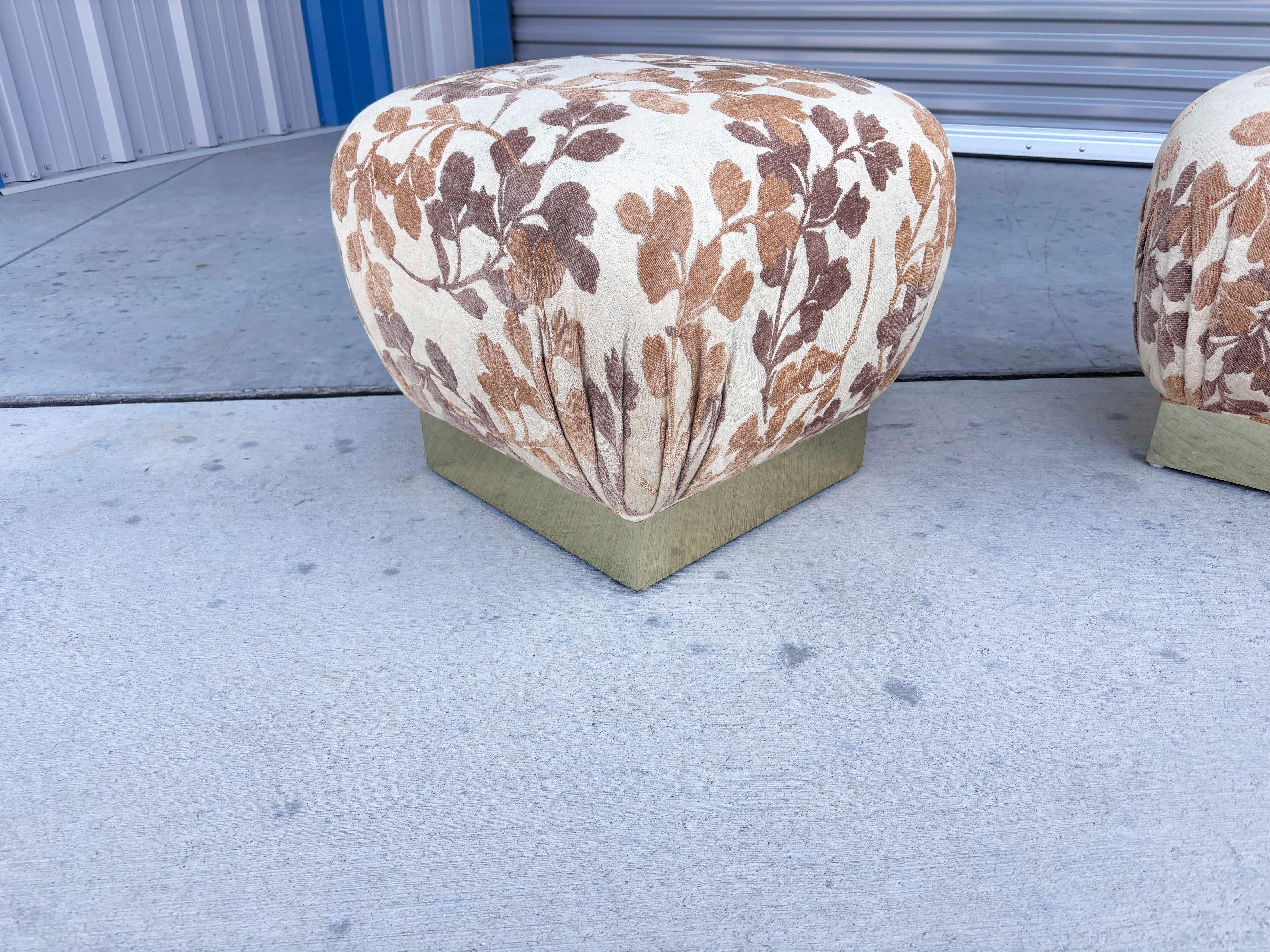 Fin du 20e siècle Paire de poufs et d'ottomans du milieu du siècle dernier d'après Marge Carson en vente