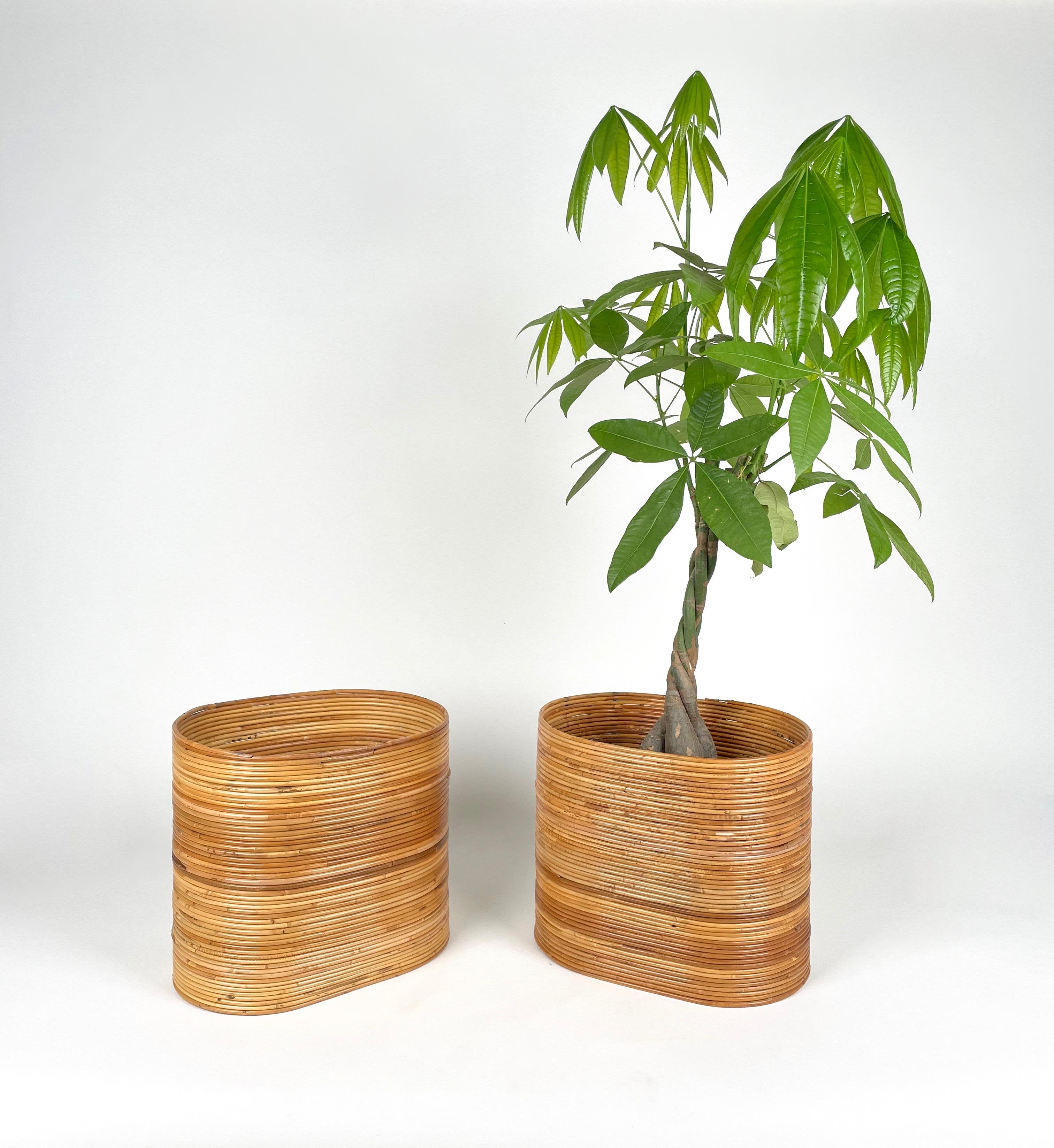 Mid-Century Pair of Rattan and Bamboo Oval Basket Plant Holder Vase, Italy 1960s In Good Condition For Sale In Rome, IT