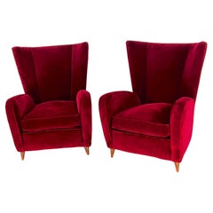Coppia di poltrone in velluto rosso di metà secolo alla maniera di Gio Ponti. Italia anni '50