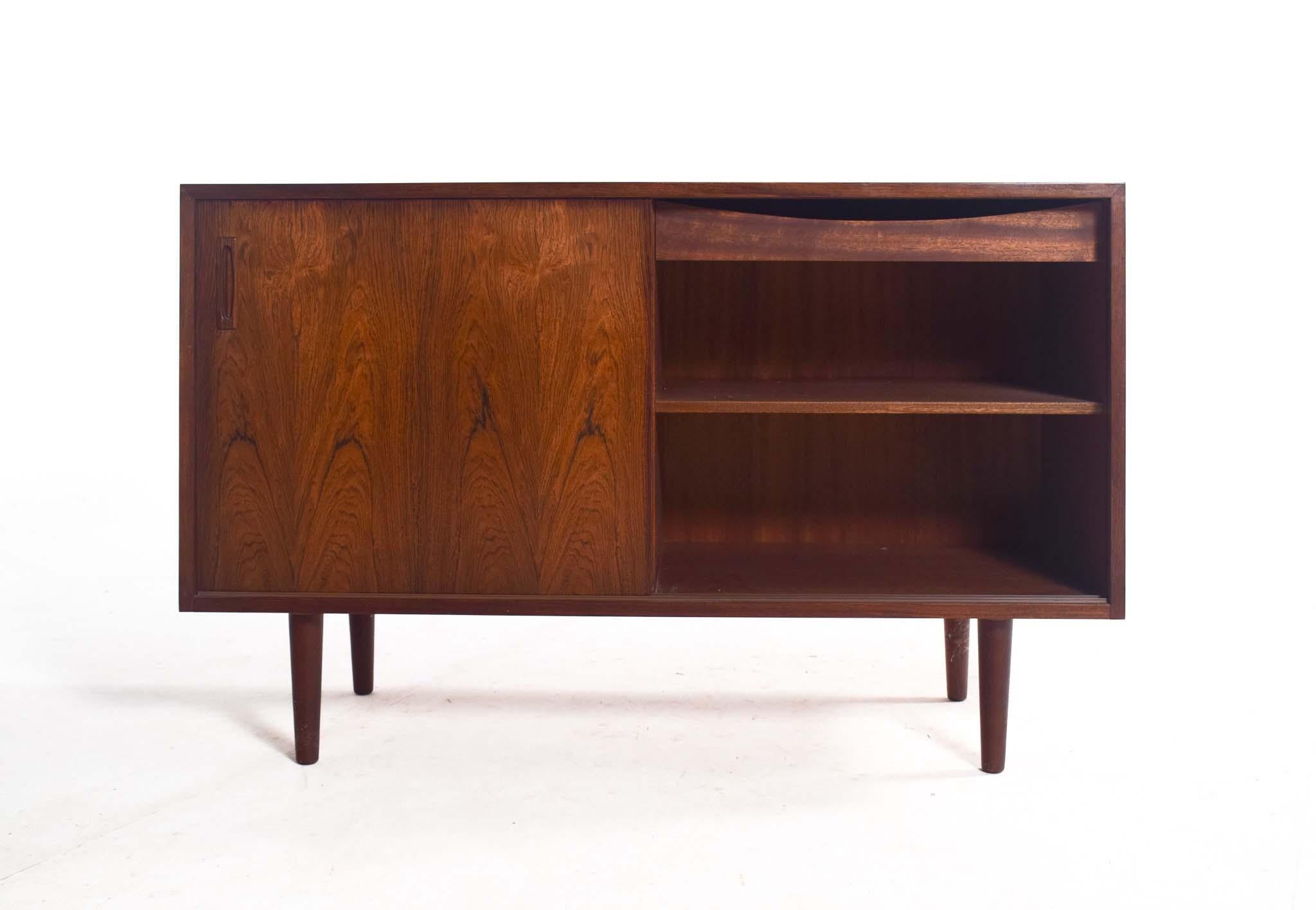 Bois de rose Paire de buffets en bois de rose du Danemark, années 1950 en vente