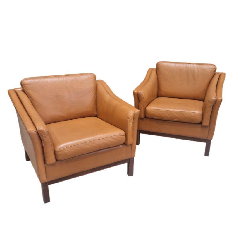 Leather Mid Century Pair of Scandinavian armchairs, Denmark, end 70's For Sale