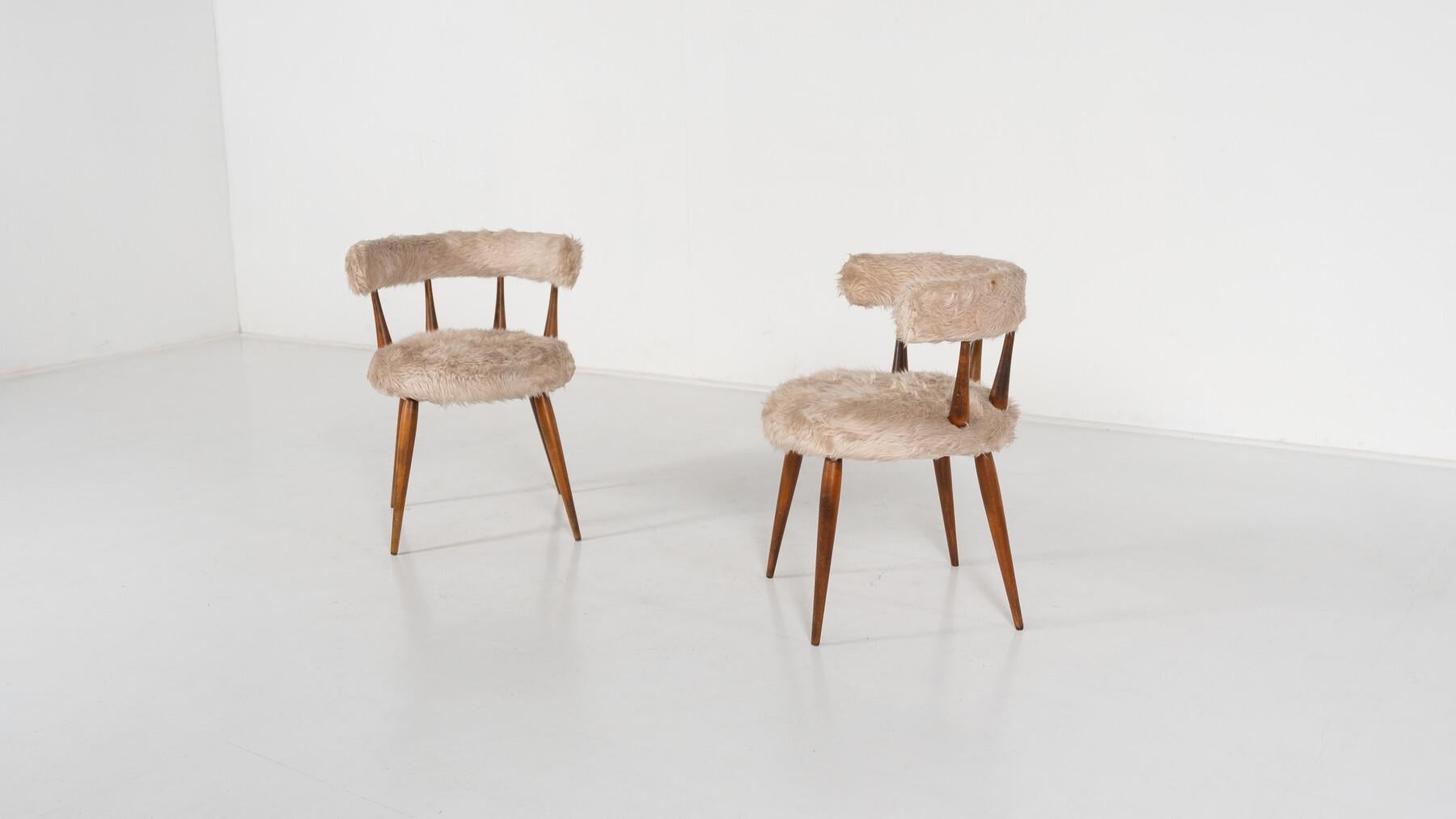 Milieu du XXe siècle Paire de chaises cocktail scandinaves du milieu du siècle - années 1950 en vente