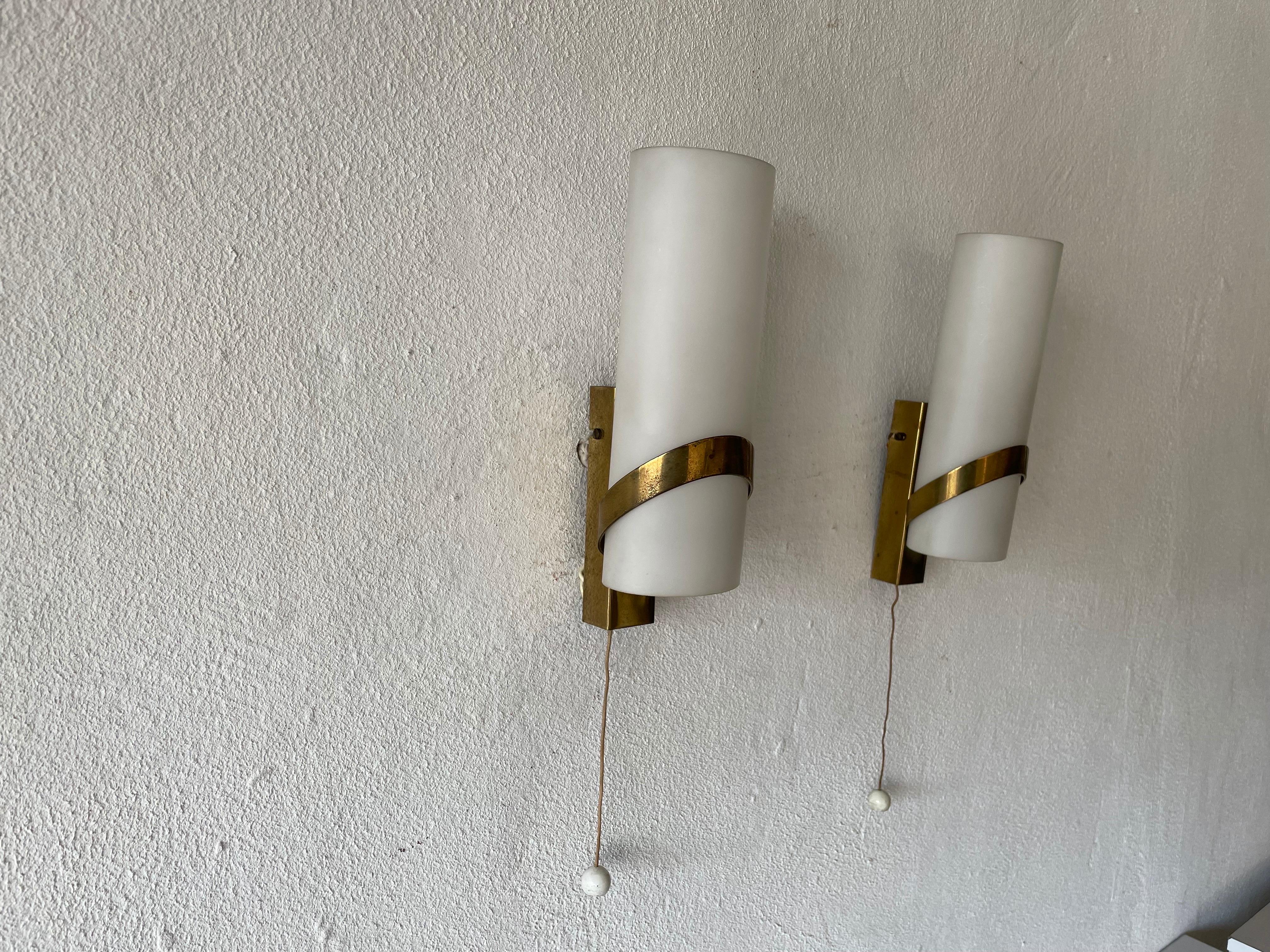 Mid-Century Pair of Sconces by Stilnovo, 1950s, Italy In Good Condition For Sale In Hagenbach, DE