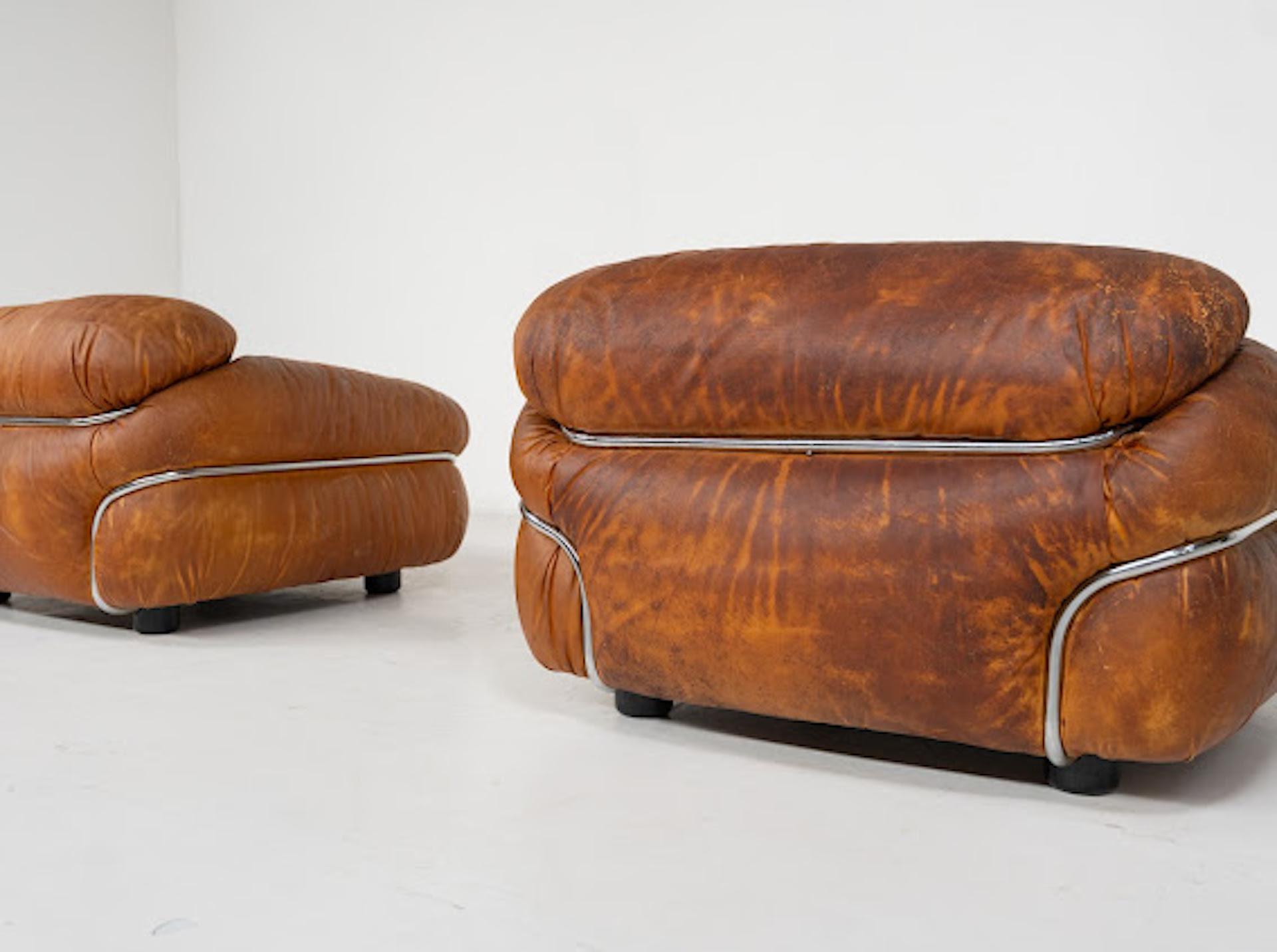 italien Paire de fauteuils Sesann de Gianfranco Frattini pour Cassina, Italie en vente