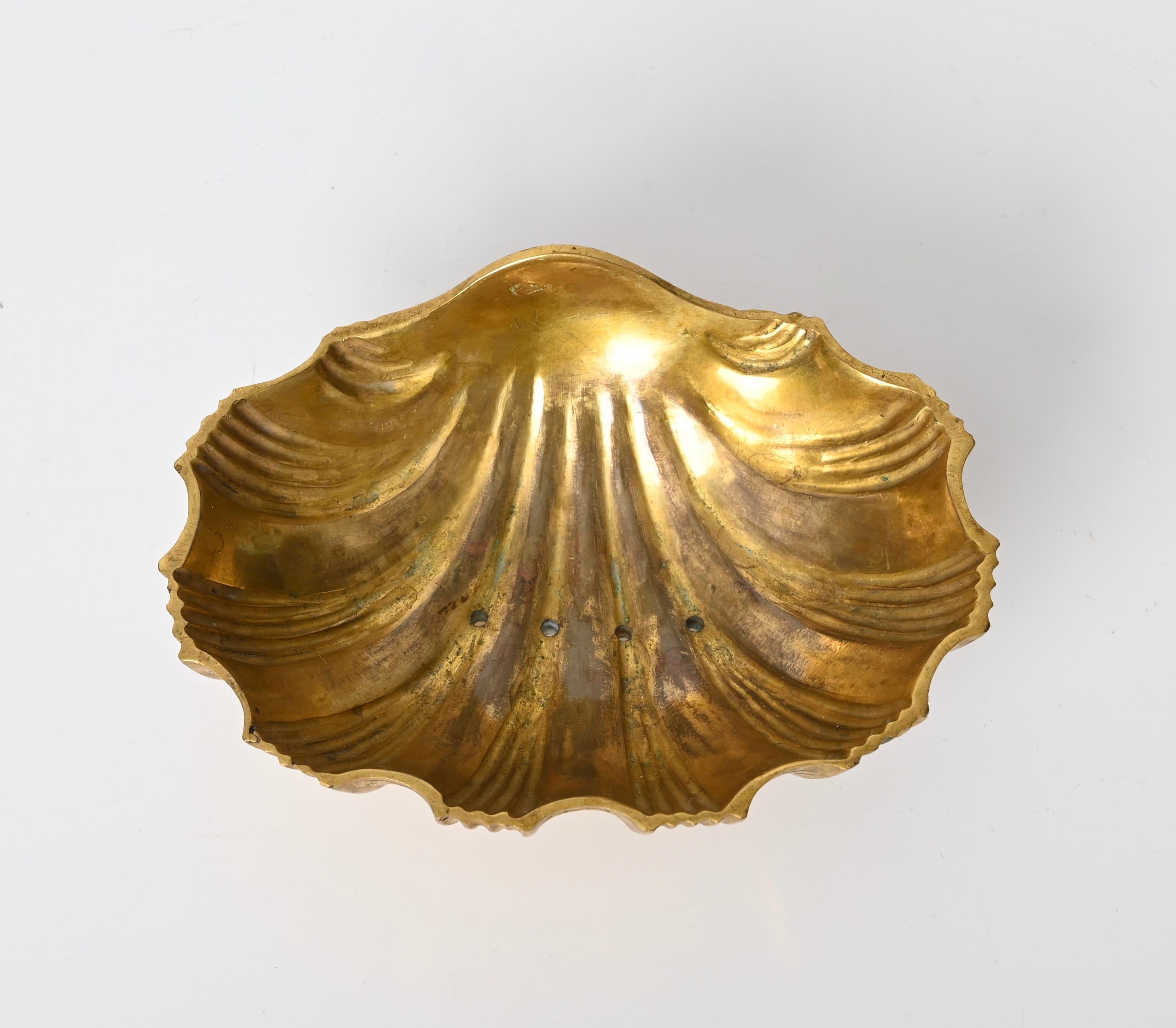 20th Century Mid-Century Pair of Shell-Shaped Soap Dishes in Gilt Bronze, Italy 1950s For Sale