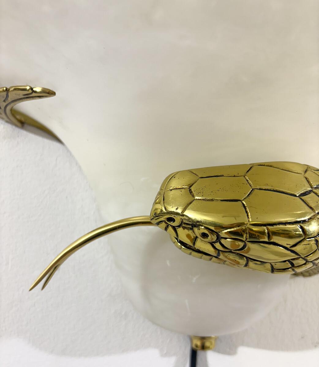 XX secolo Coppia di applique a forma di serpente di metà secolo, ottone e alabastro, Italia, anni '70 in vendita