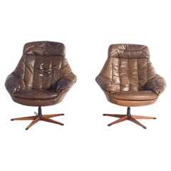 Midcentury Pair of Swivel Chairs with Stools by H. W. Klein for Bramin