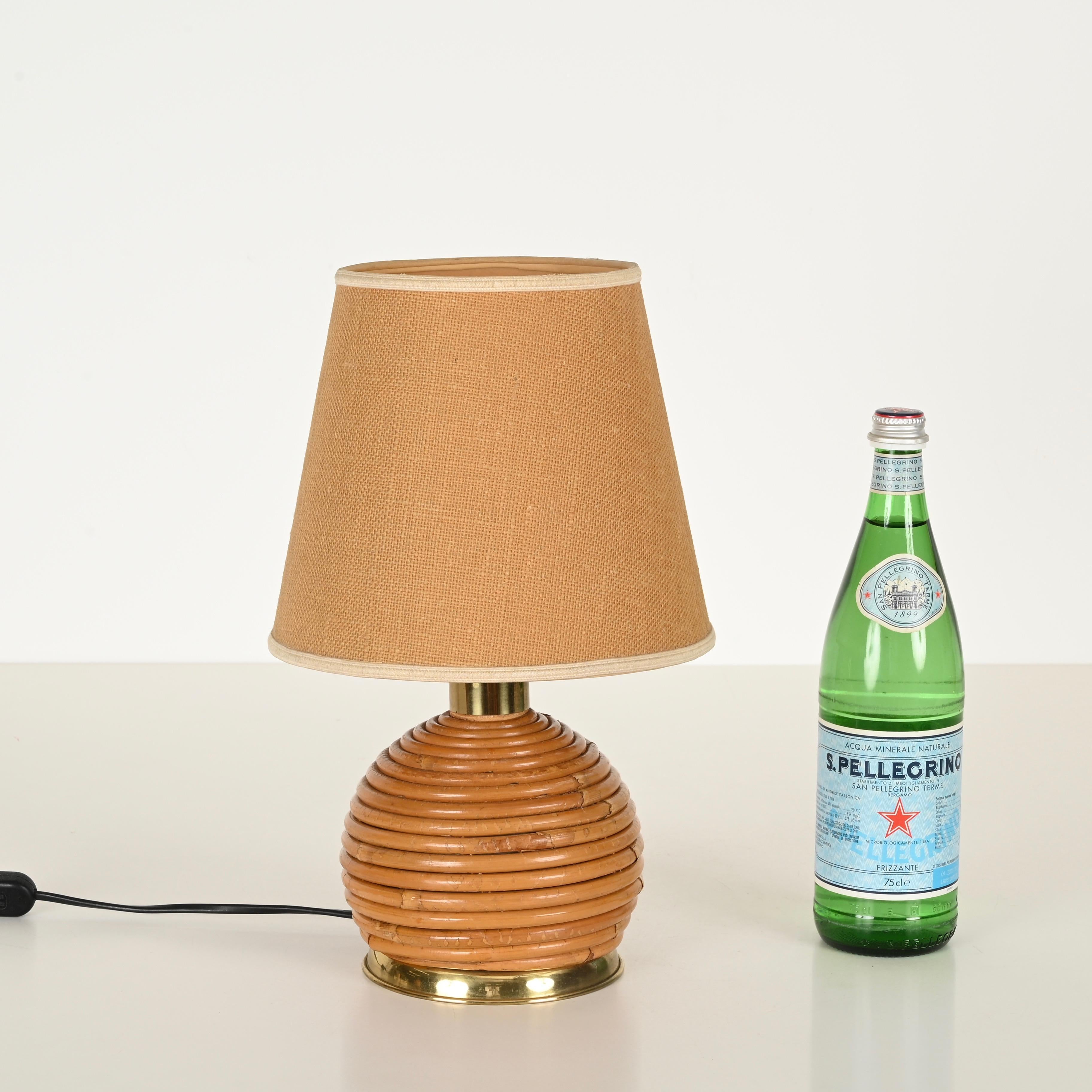 Mid-Century Tischlampenpaar aus Rattan und Messing von Vivai del Sud, Italien 1970 (Moderne der Mitte des Jahrhunderts) im Angebot