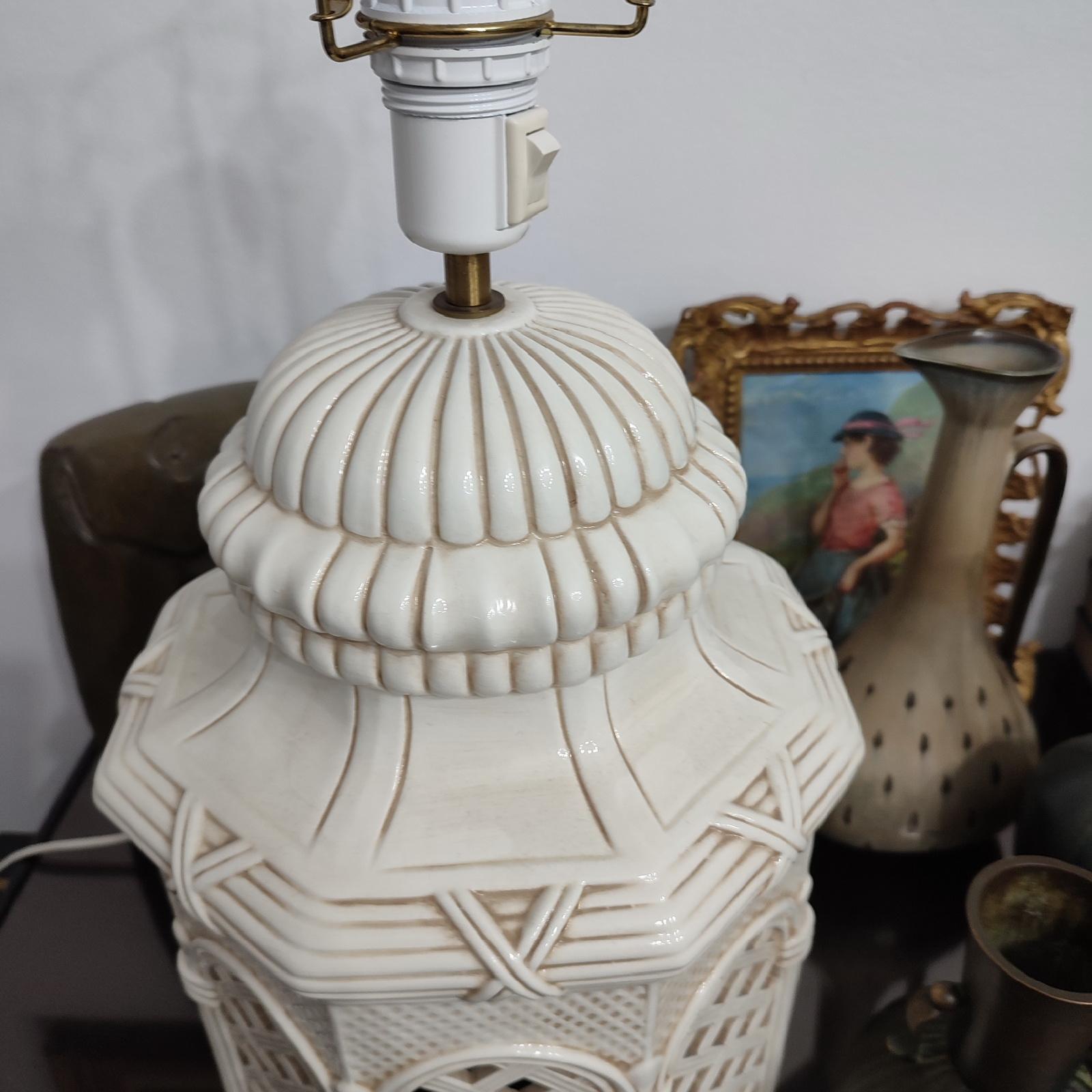Mid-Century Pair of Table Lamps, Ivory Glazed Terracotta, Italy 1970s  For Sale 6