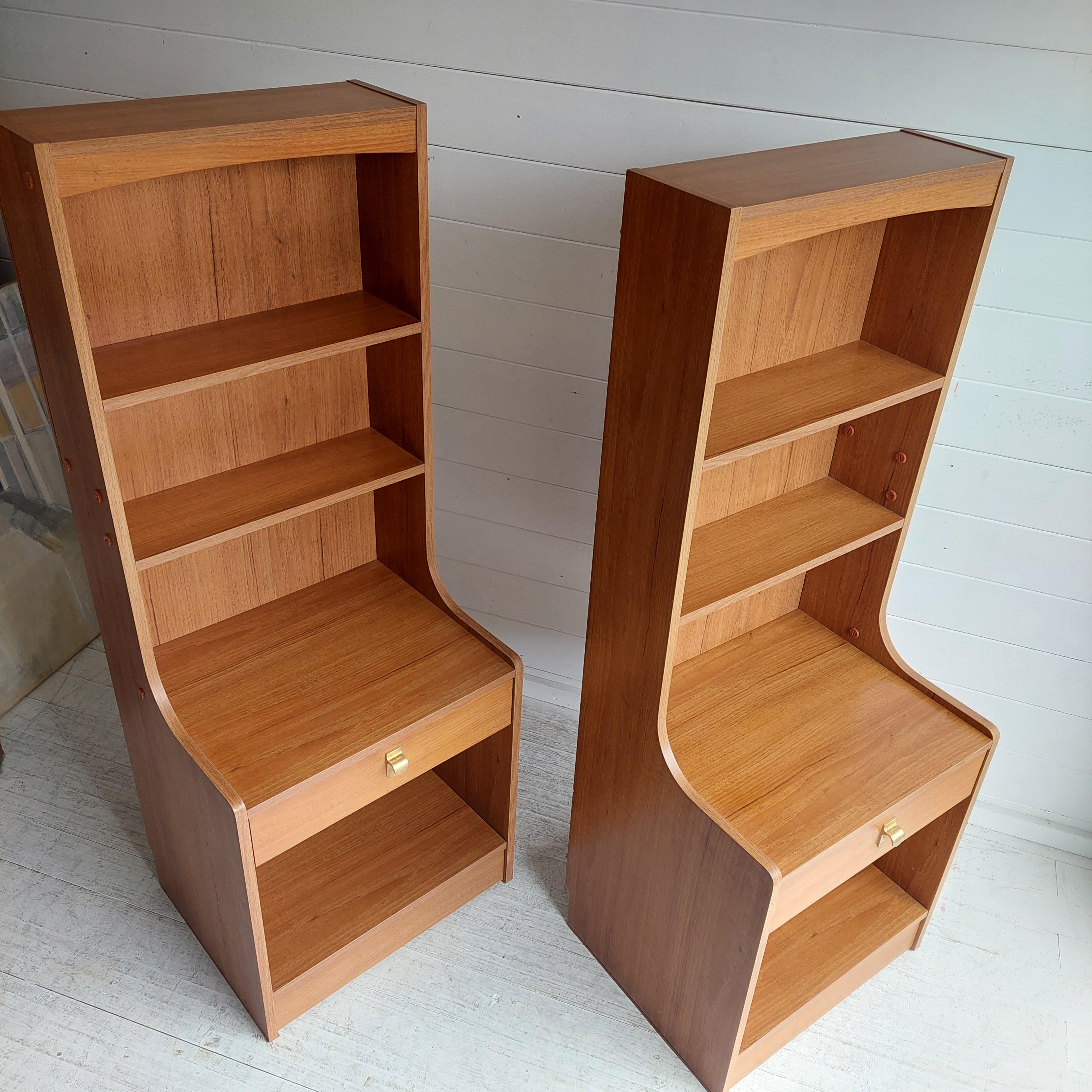 Mid Century Pair of Teak effect Bedside Tables shelving units by Schreiber, 70s In Good Condition In Leamington Spa, GB