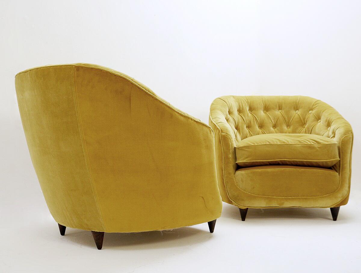Midcentury Pair of Velvet Armchairs in the style of Gio Ponti for Casa and Giardino, 1950s.
