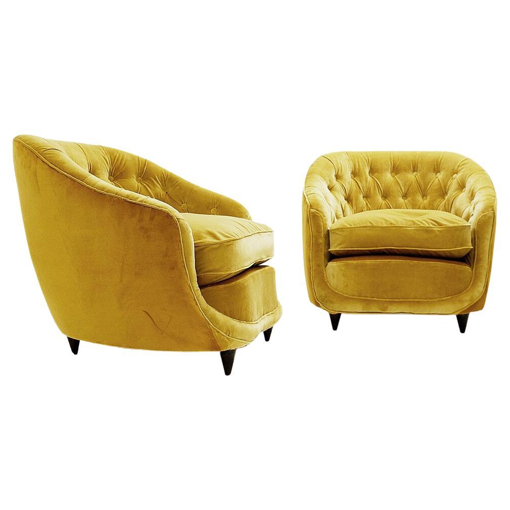 Midcentury Pair of Velvet Armchairs in the Style of Gio Ponti For Sale