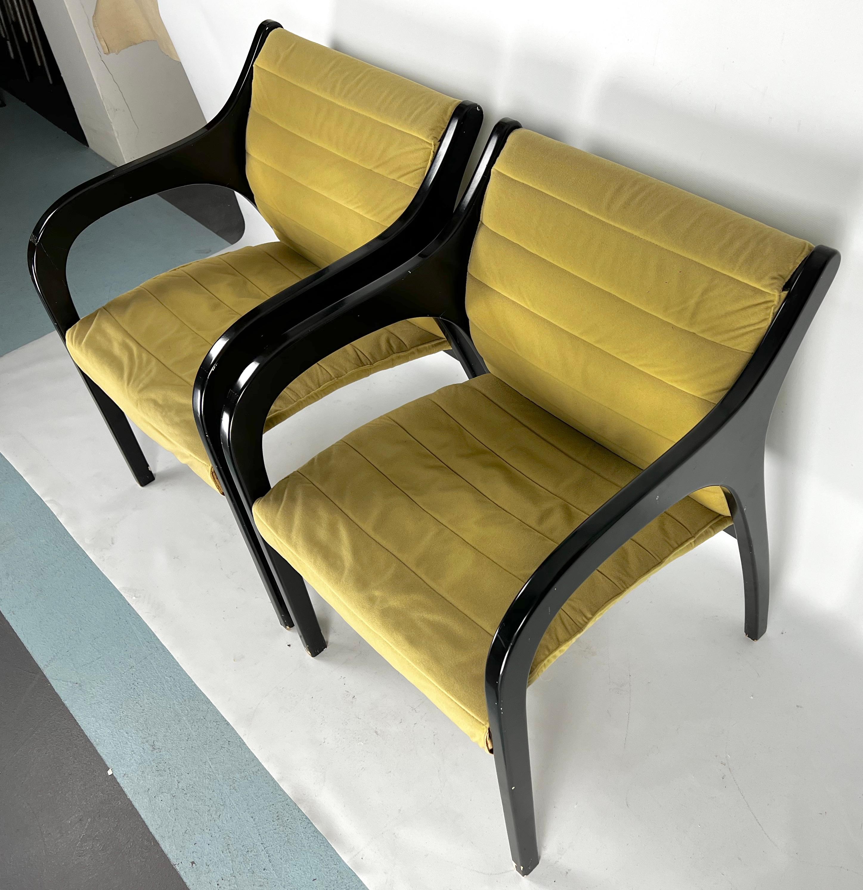 Italian Mid-Century pair of Vivalda lounge chairs by Claudio Salocchi for Sormani. 1960s For Sale
