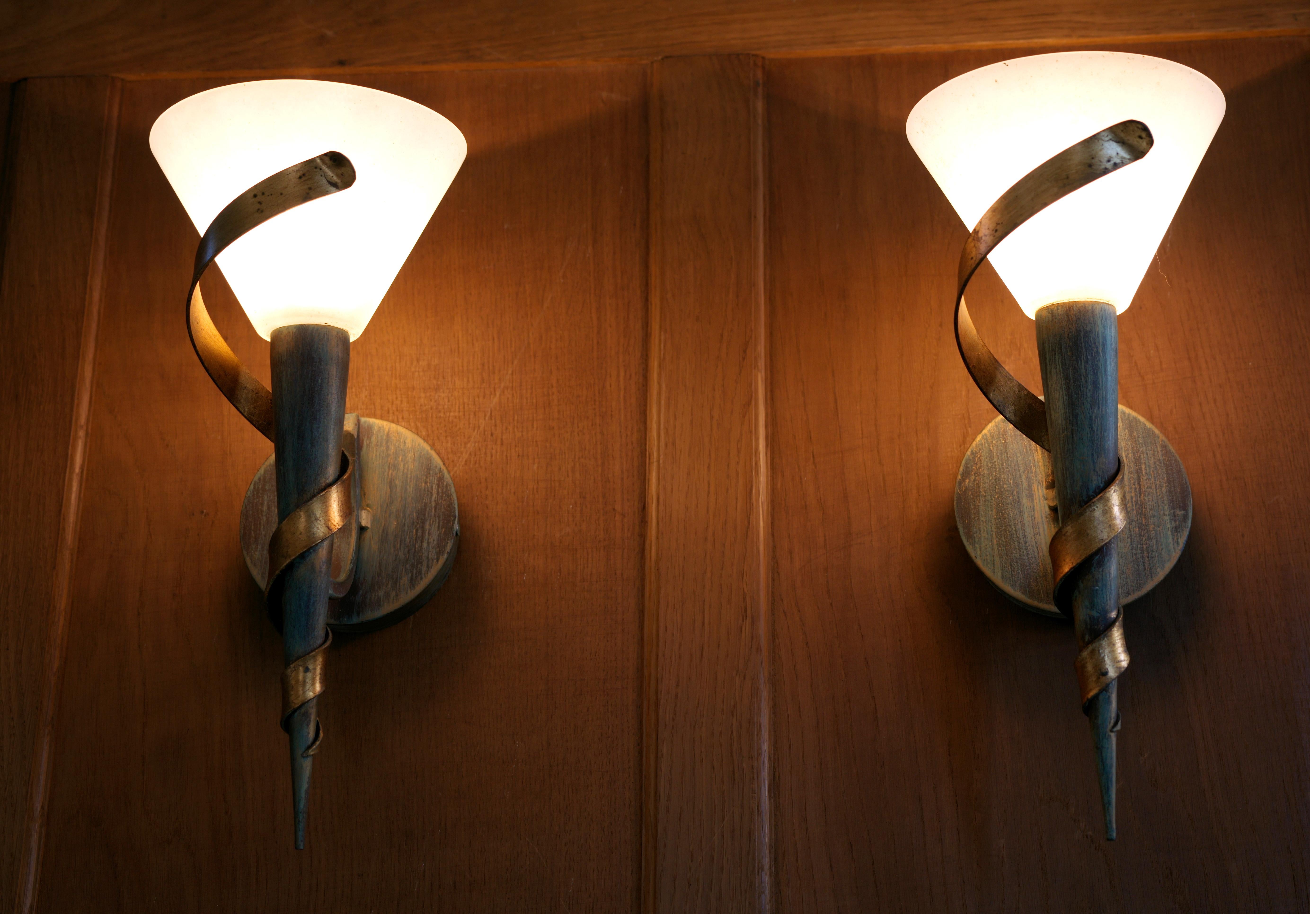 Mid-Century Pair of Wall Sconces, 1970s In Excellent Condition For Sale In Saint-Amans-des-Cots, FR