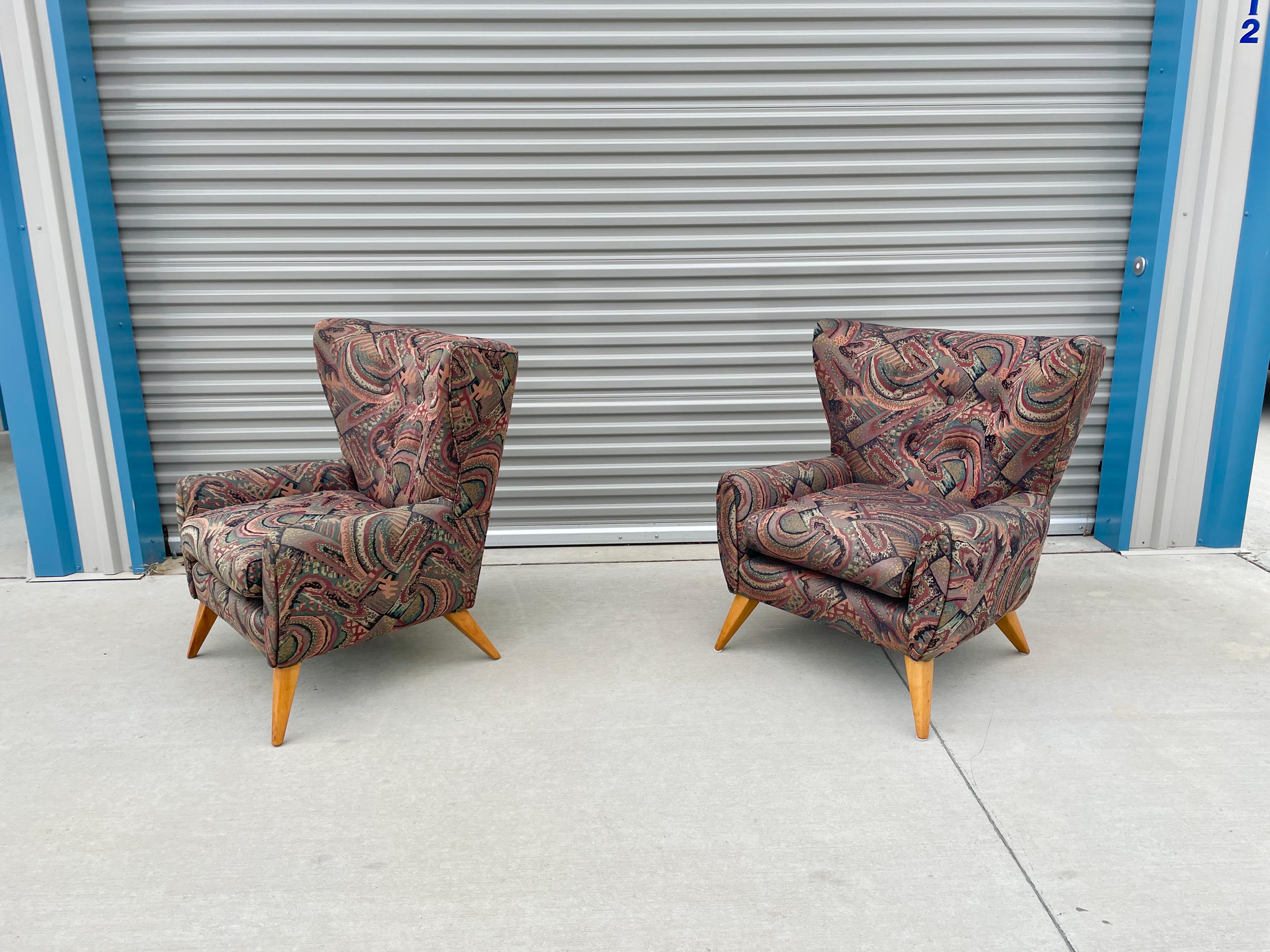 American Midcentury Pair of Wingback Lounge Chairs For Sale