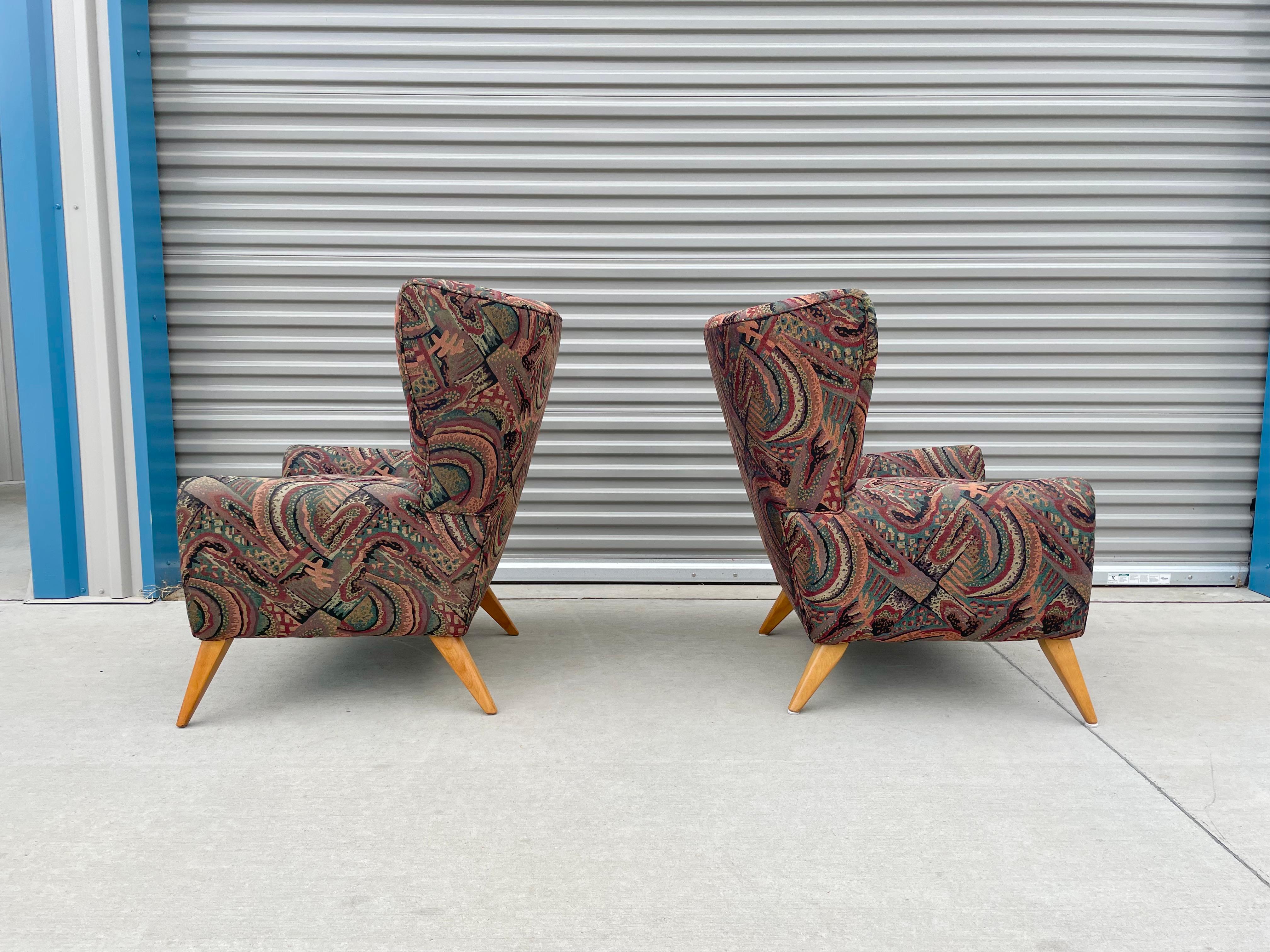 Midcentury Pair of Wingback Lounge Chairs In Good Condition For Sale In North Hollywood, CA