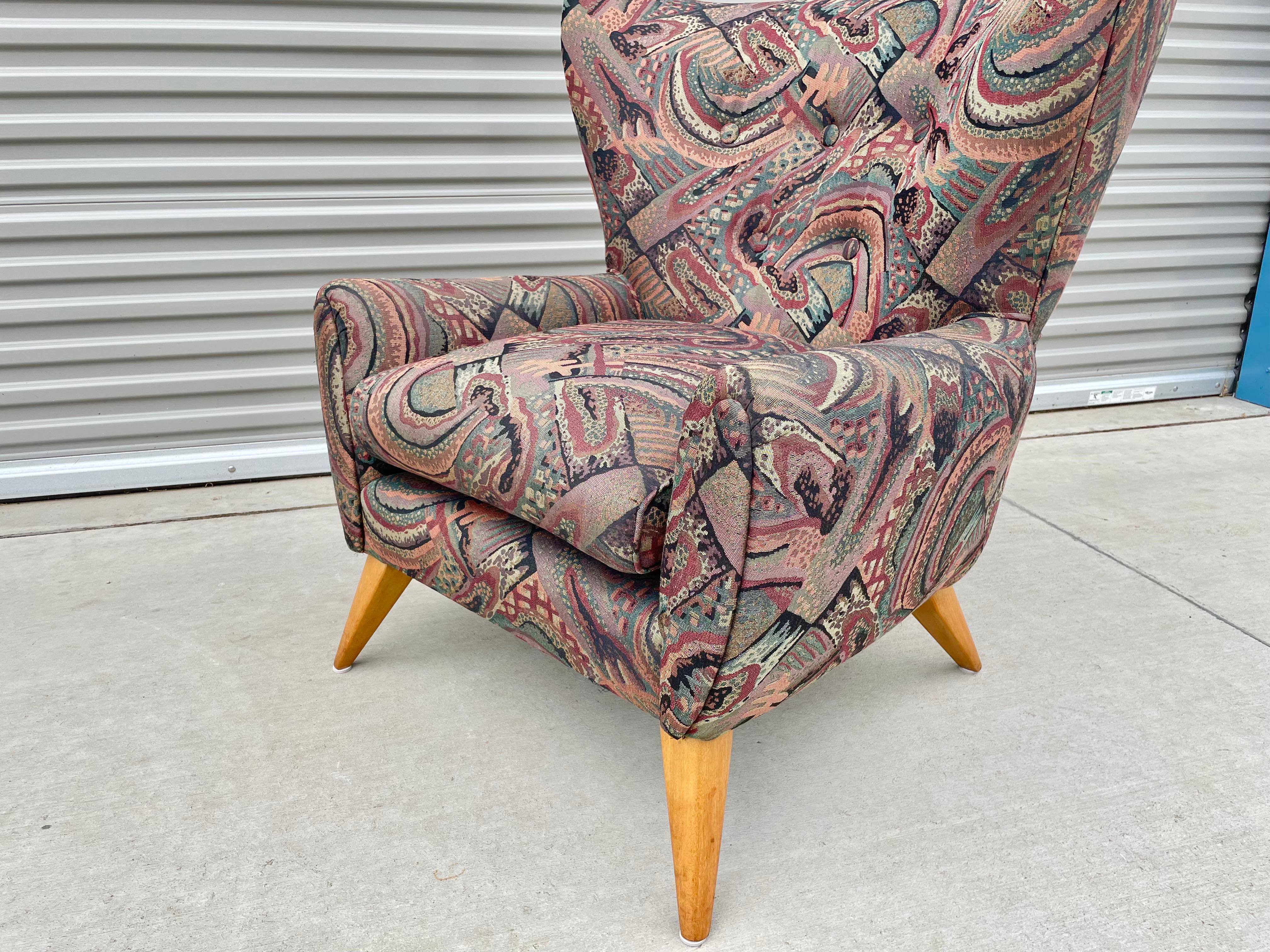 Midcentury Pair of Wingback Lounge Chairs For Sale 1