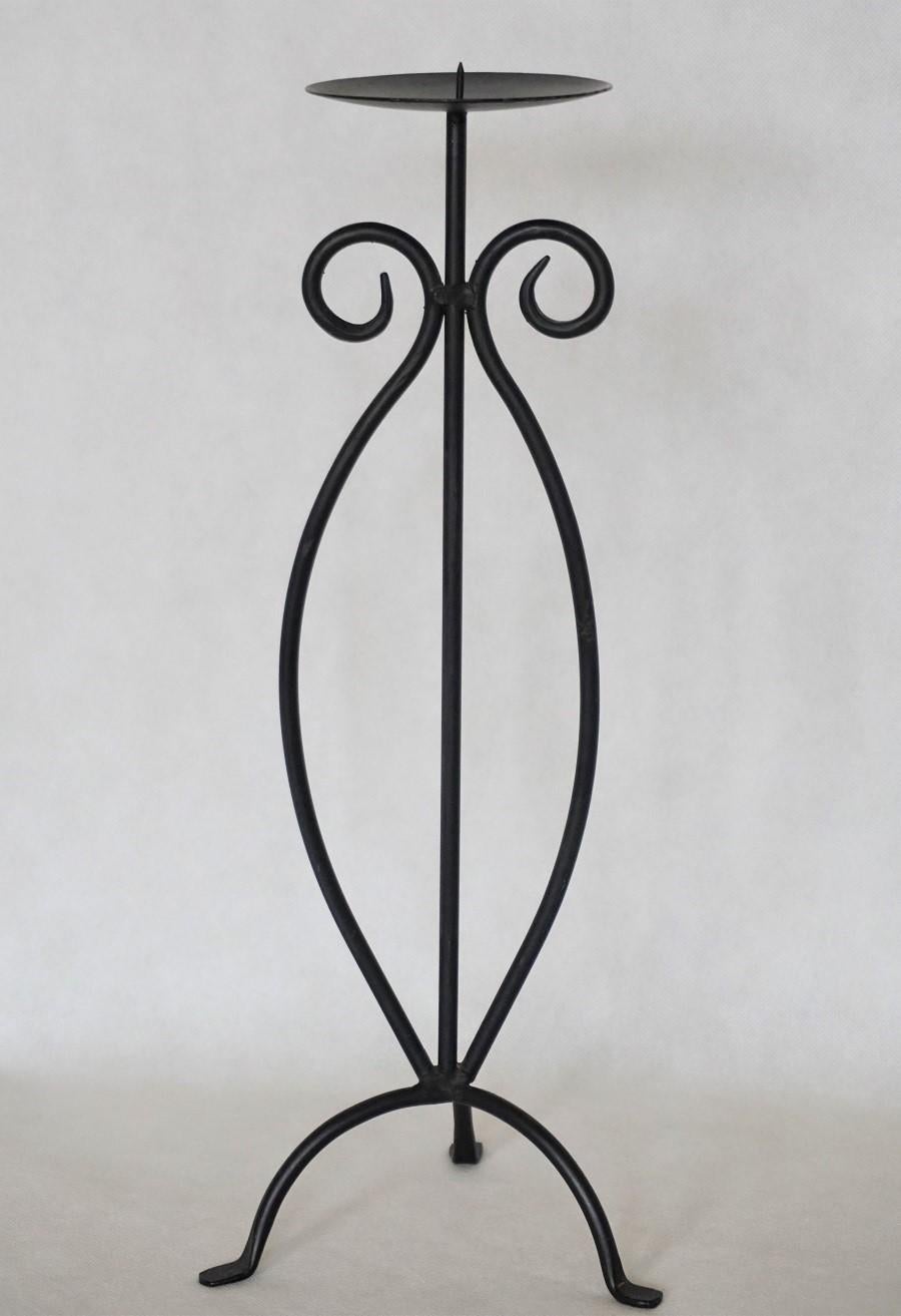 Midcentury Pair of Wrought Iron Tripod Candleholders In Good Condition For Sale In Frankfurt am Main, DE