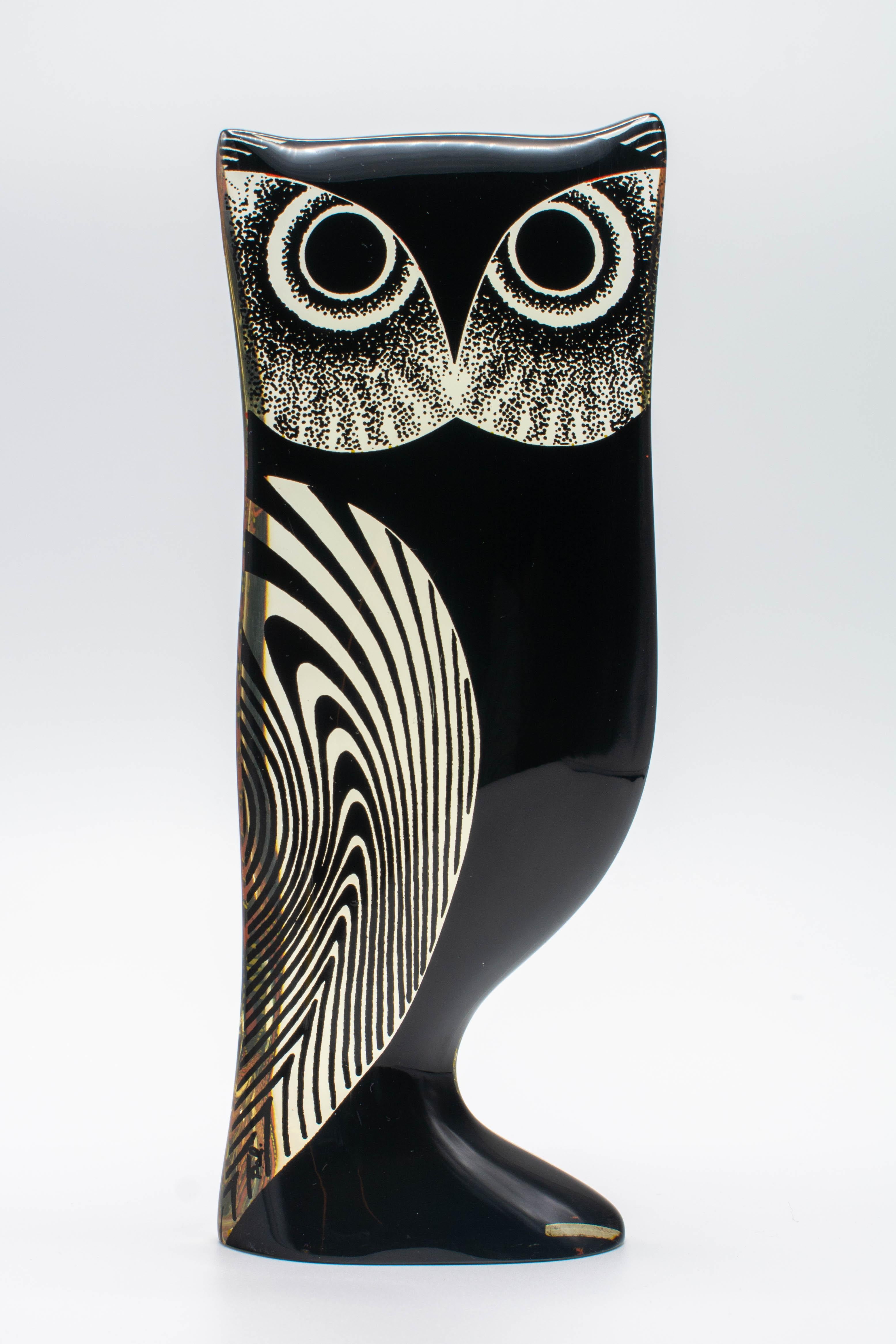 A Mid-Century Modern Lucite Op Art orange, yellow and black owl designed by Abraham Palatnik. Original label on bottom: Made in Brazil. Abraham Palatnik (1928-2020) was a Brazilian artist and inventor whose innovations include kinechromatic art.