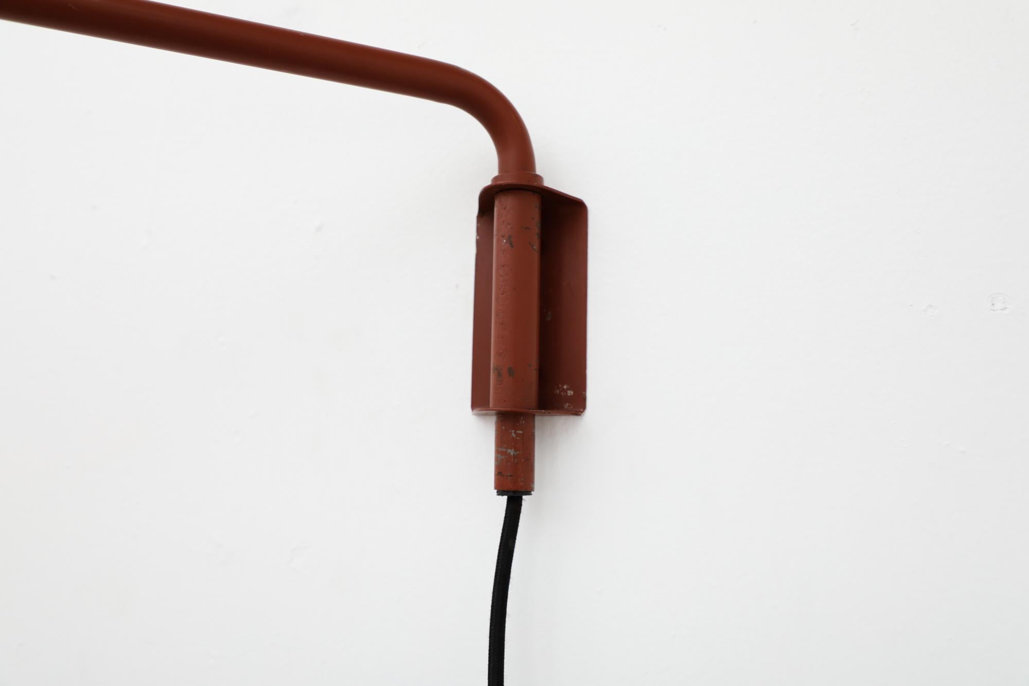 Mid-Century 'Panama' Style Red Enameled Wall Lamp w/ Adjustable Articulating Arm For Sale 4