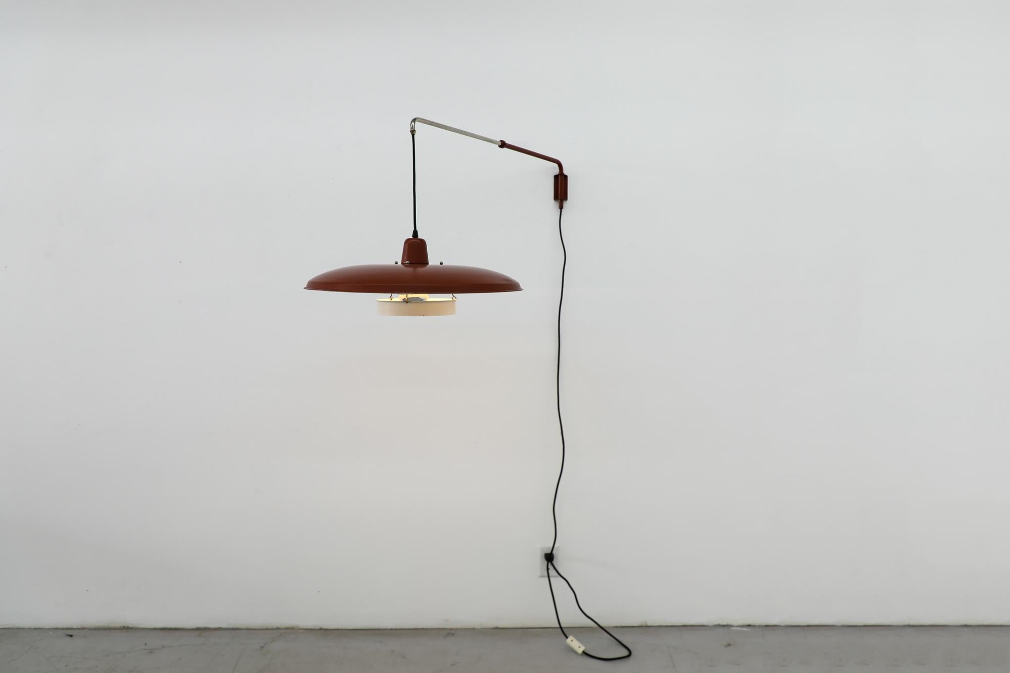 Mid-Century 'Panama' Style Red Enameled Wall Lamp w/ Adjustable Articulating Arm In Good Condition For Sale In Los Angeles, CA