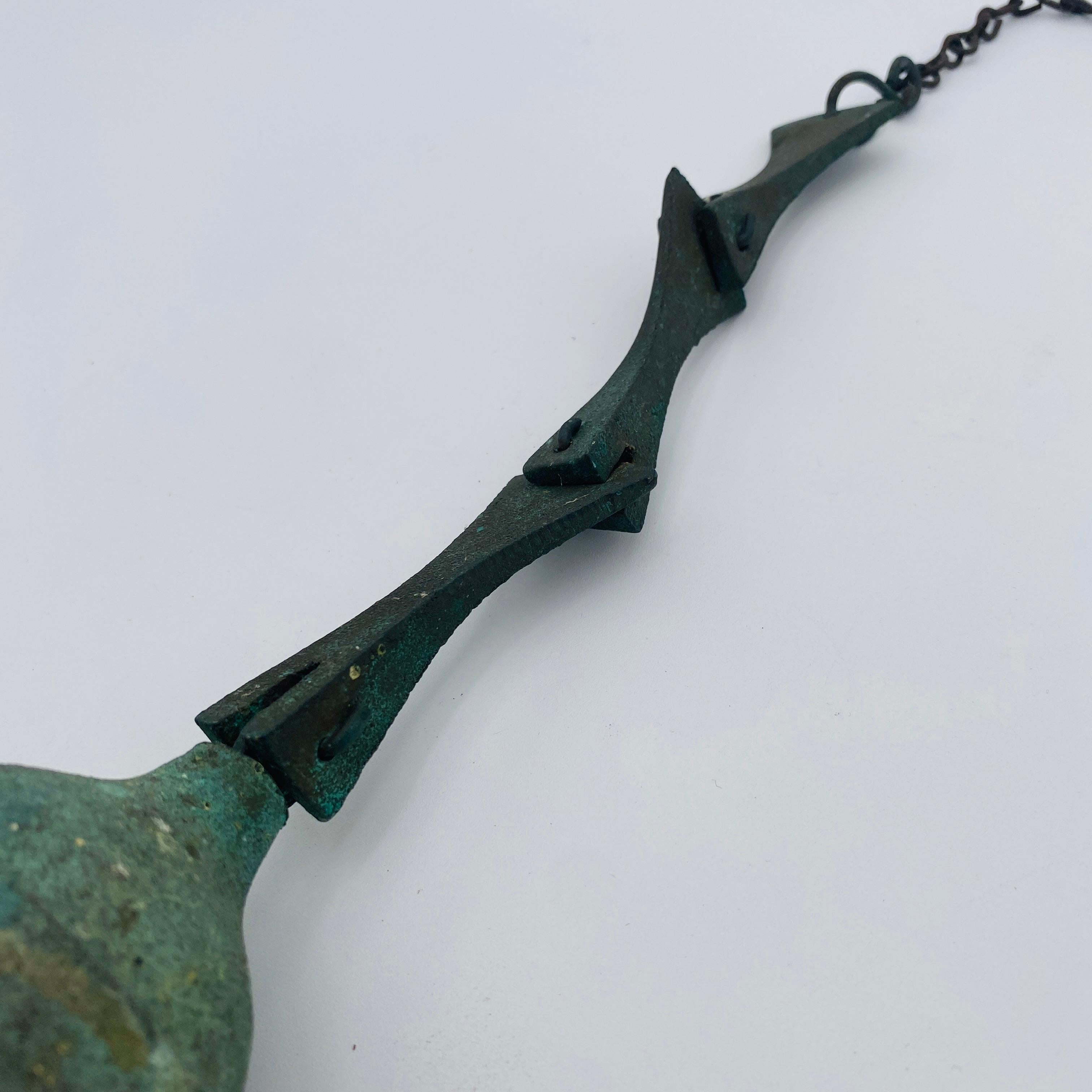 Campana de viento de bronce de mediados de siglo Paolo Soleri Años 60 en venta 2