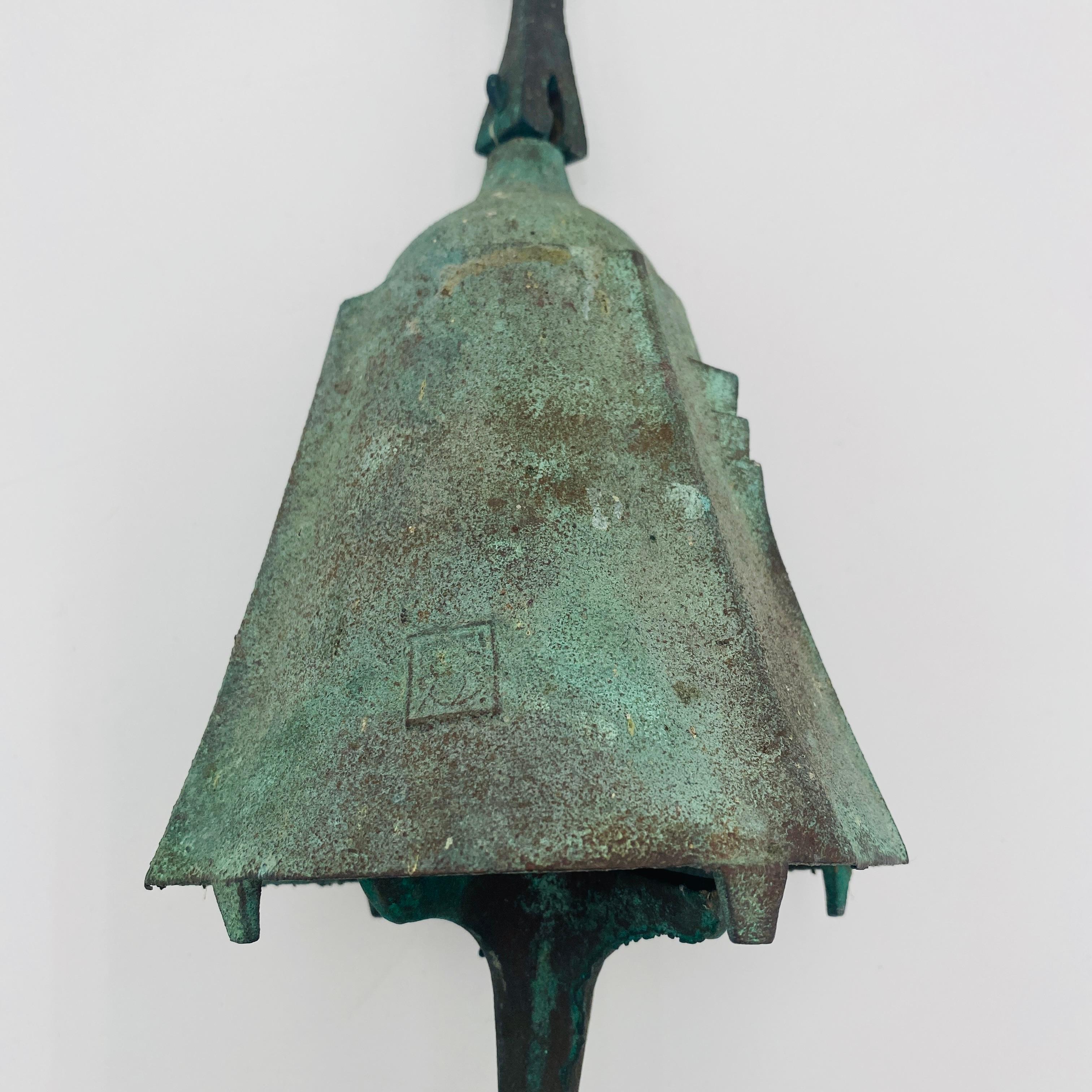 Campana de viento de bronce de mediados de siglo Paolo Soleri Años 60 en venta 4
