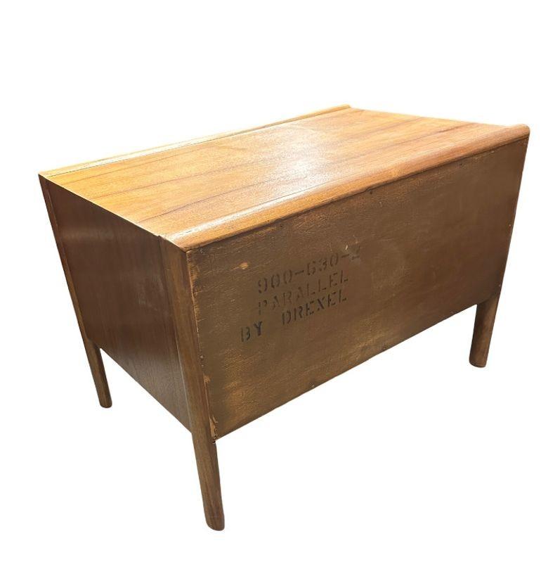 Oak Mid Century Parallel End Table Nightstand by Barney Flagg For Drexel For Sale