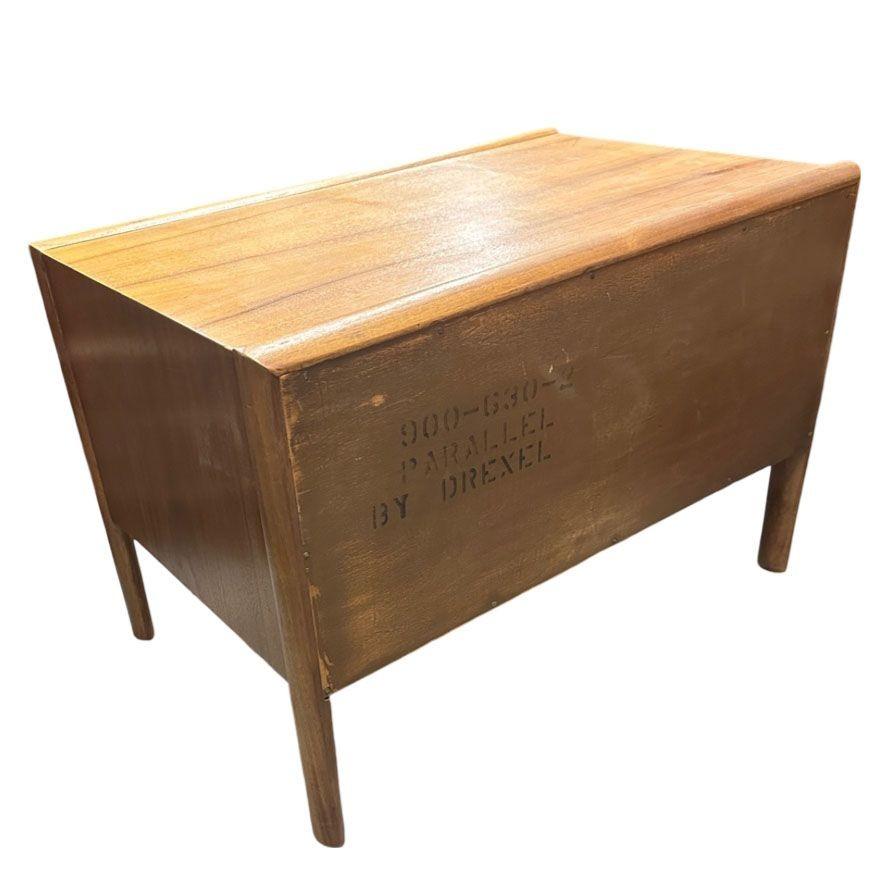Mid Century Parallel End Table Nightstand by Barney Flagg For Drexel For Sale 1