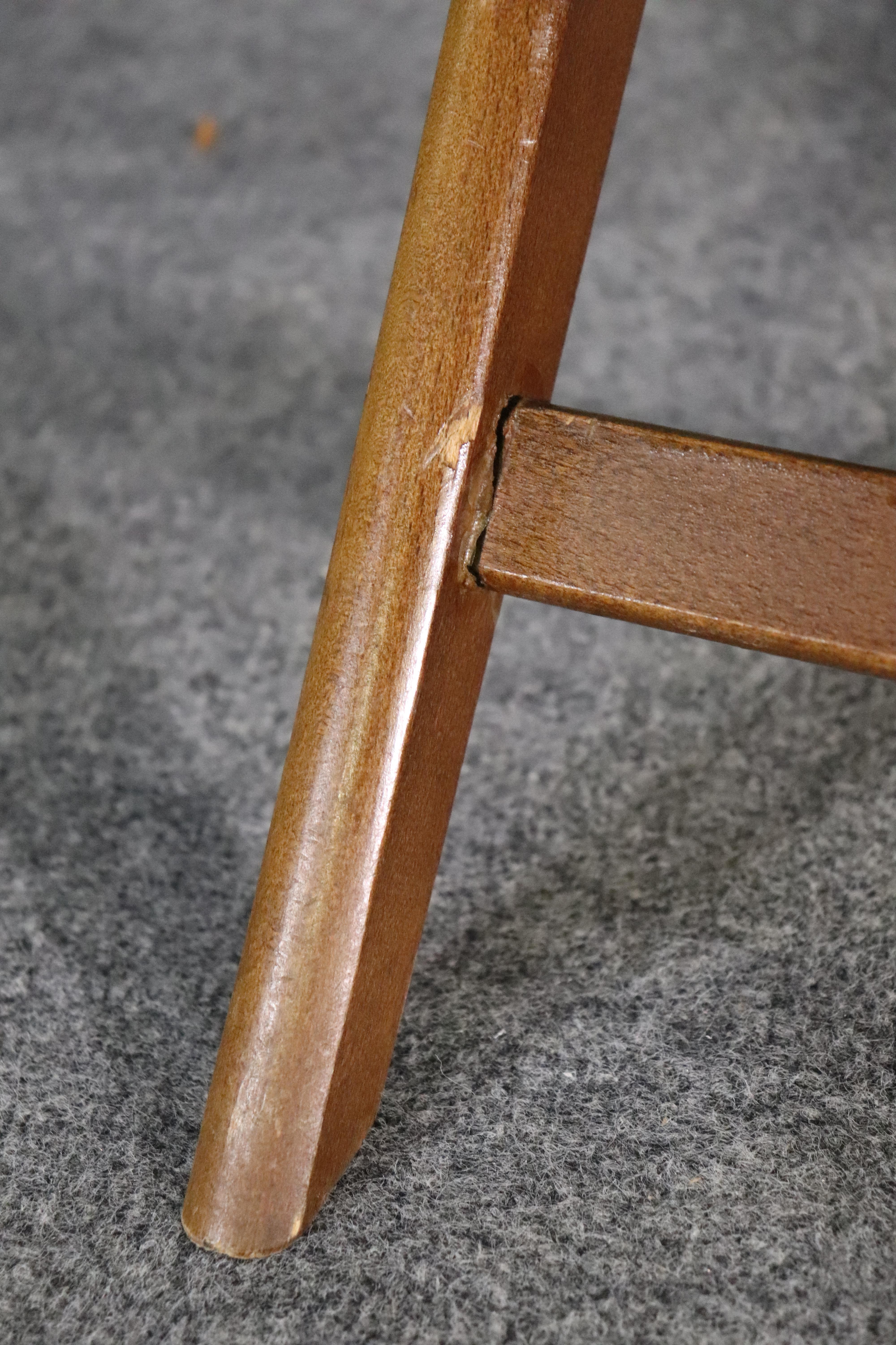 Mid-Century Parisi Designed Valet Chair For Sale 2