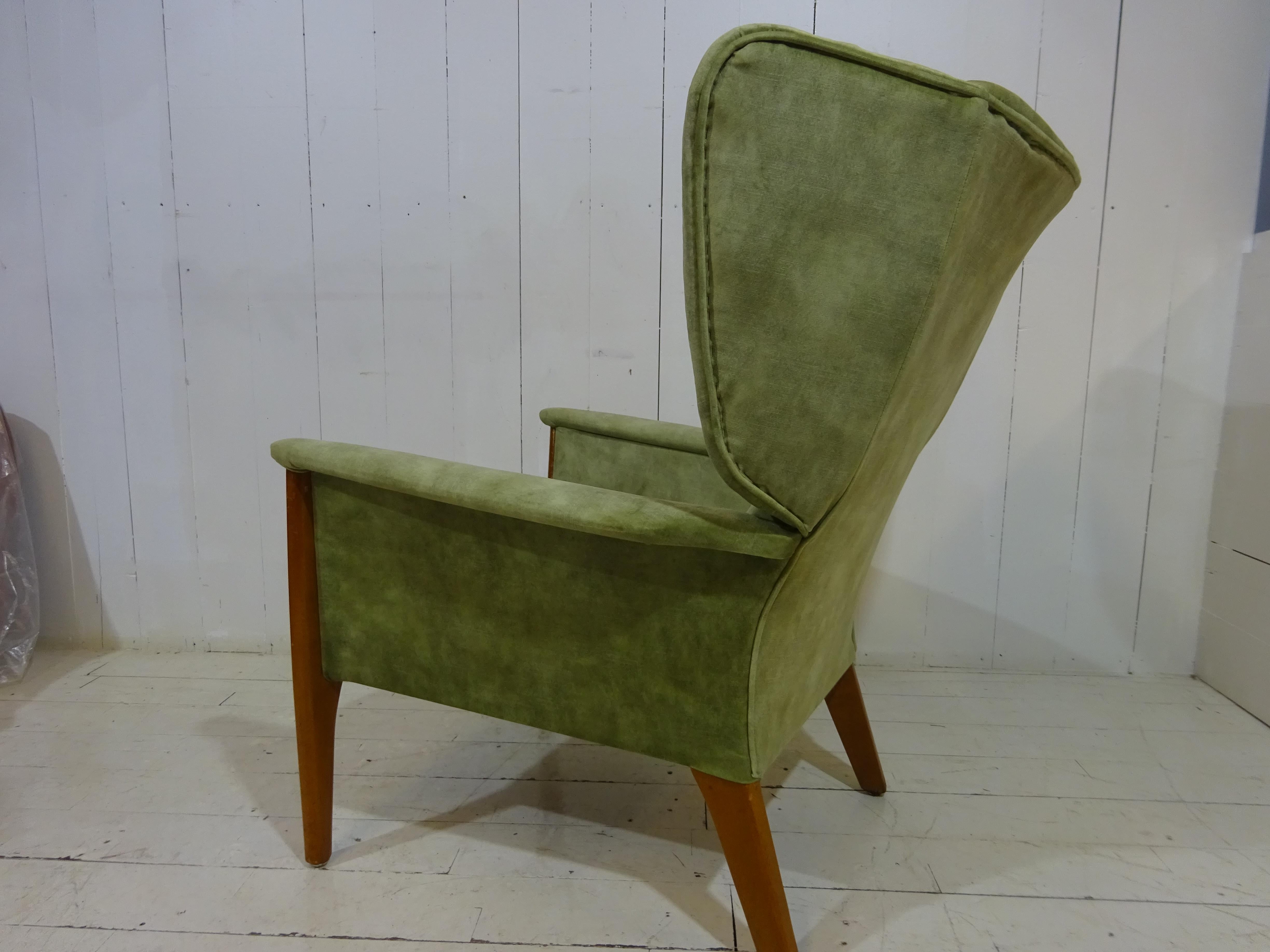 Mid Century Parker Knoll Wingback Armchair In Good Condition In Tarleton, GB