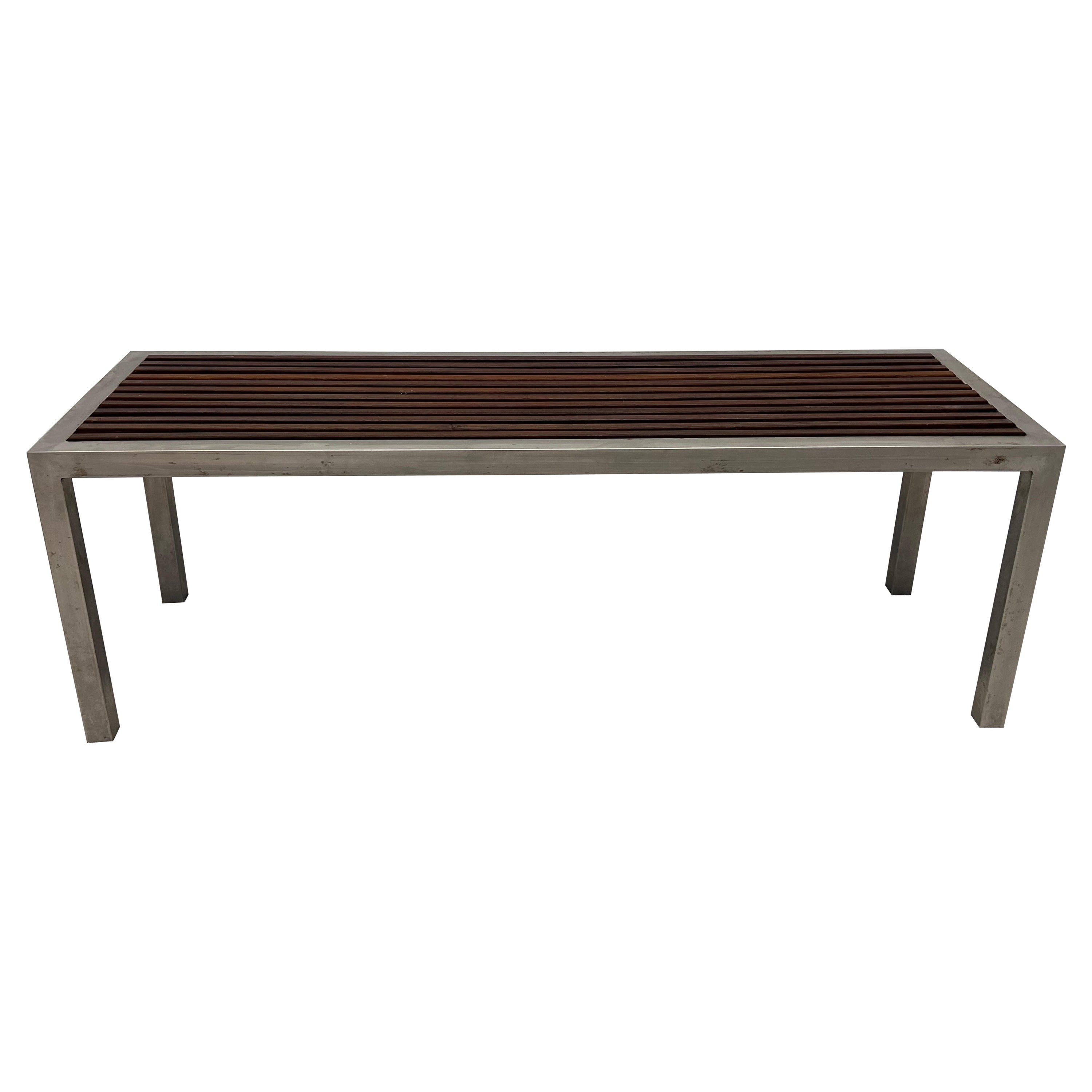 Mid-Century-Bank aus Teakholz und Stahl für den Innen- oder Außenbereich im Parsons-Stil