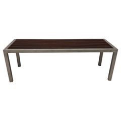 Mid-Century-Bank aus Teakholz und Stahl für den Innen- oder Außenbereich im Parsons-Stil