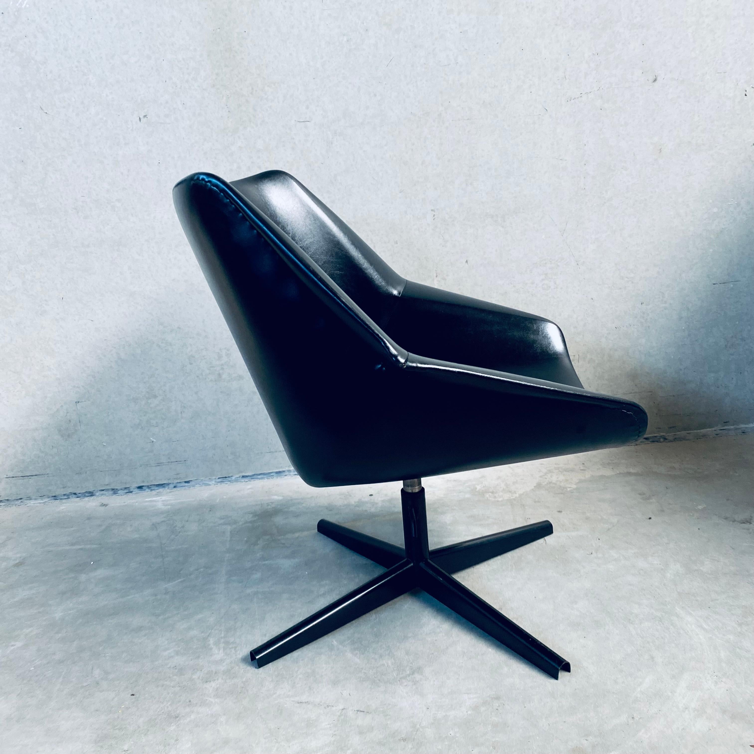 Mid-Century PASTOE FM08 Swiffle Chair by Cees Braakman, Netherlands 1959 For Sale 4