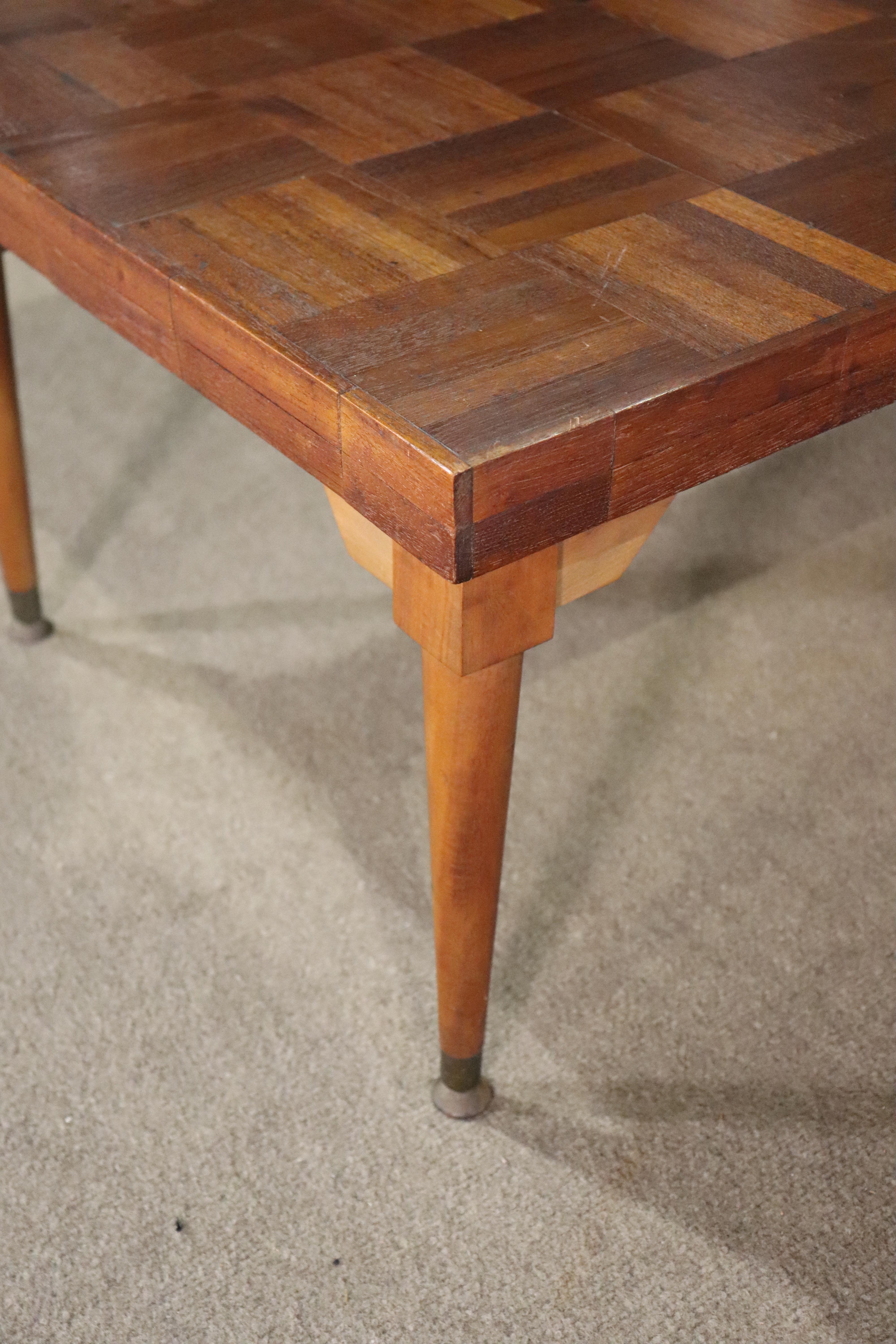 Teck Table basse patchwork du milieu du siècle dernier en vente