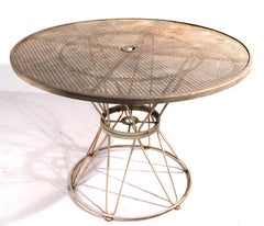 Table de salle à manger de jardin ou de patio du milieu du siècle dernier par Homecrest