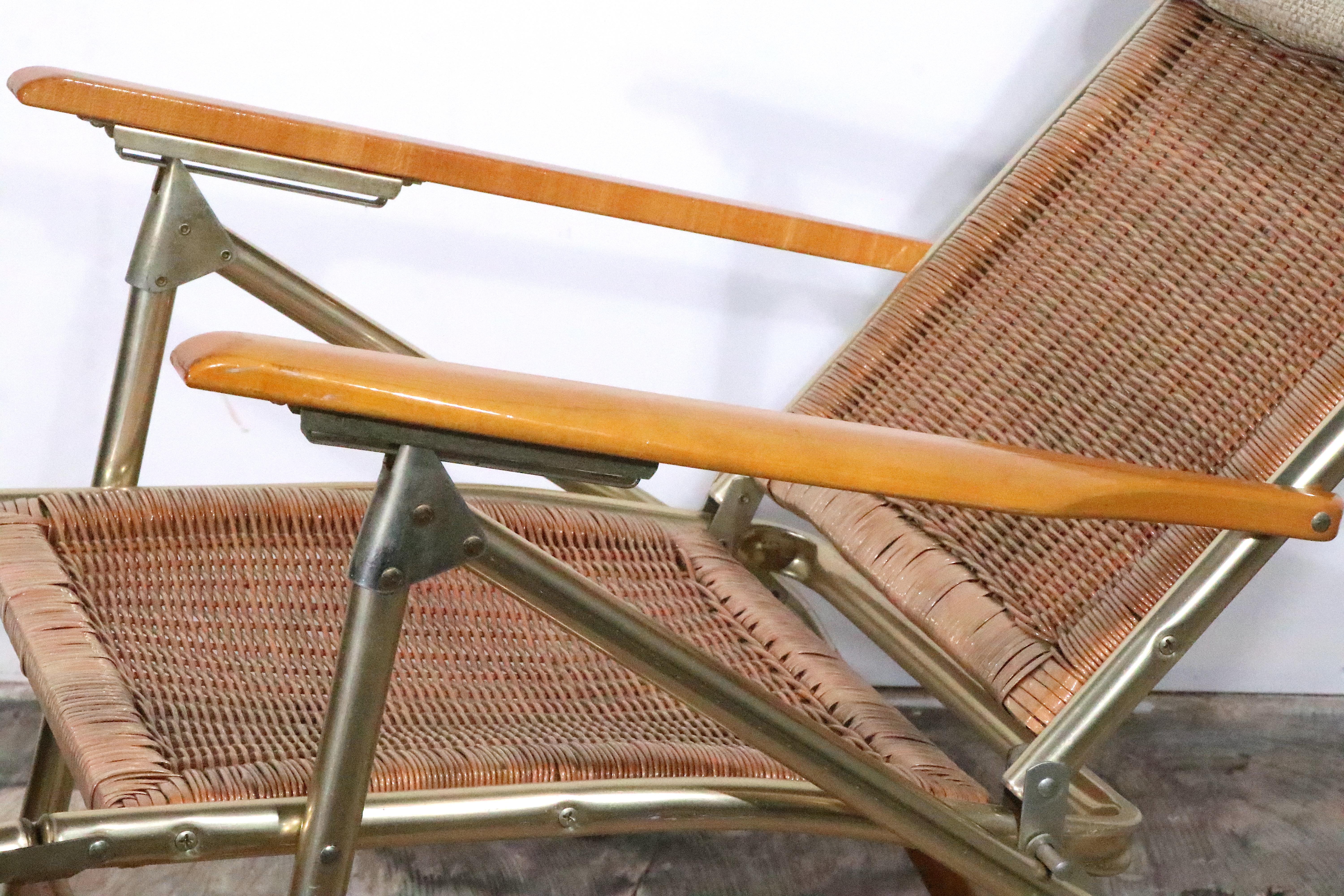 Américain Chaise longue pliante de patio du milieu du siècle dernier pour patio par Telescope Chair Company  en vente