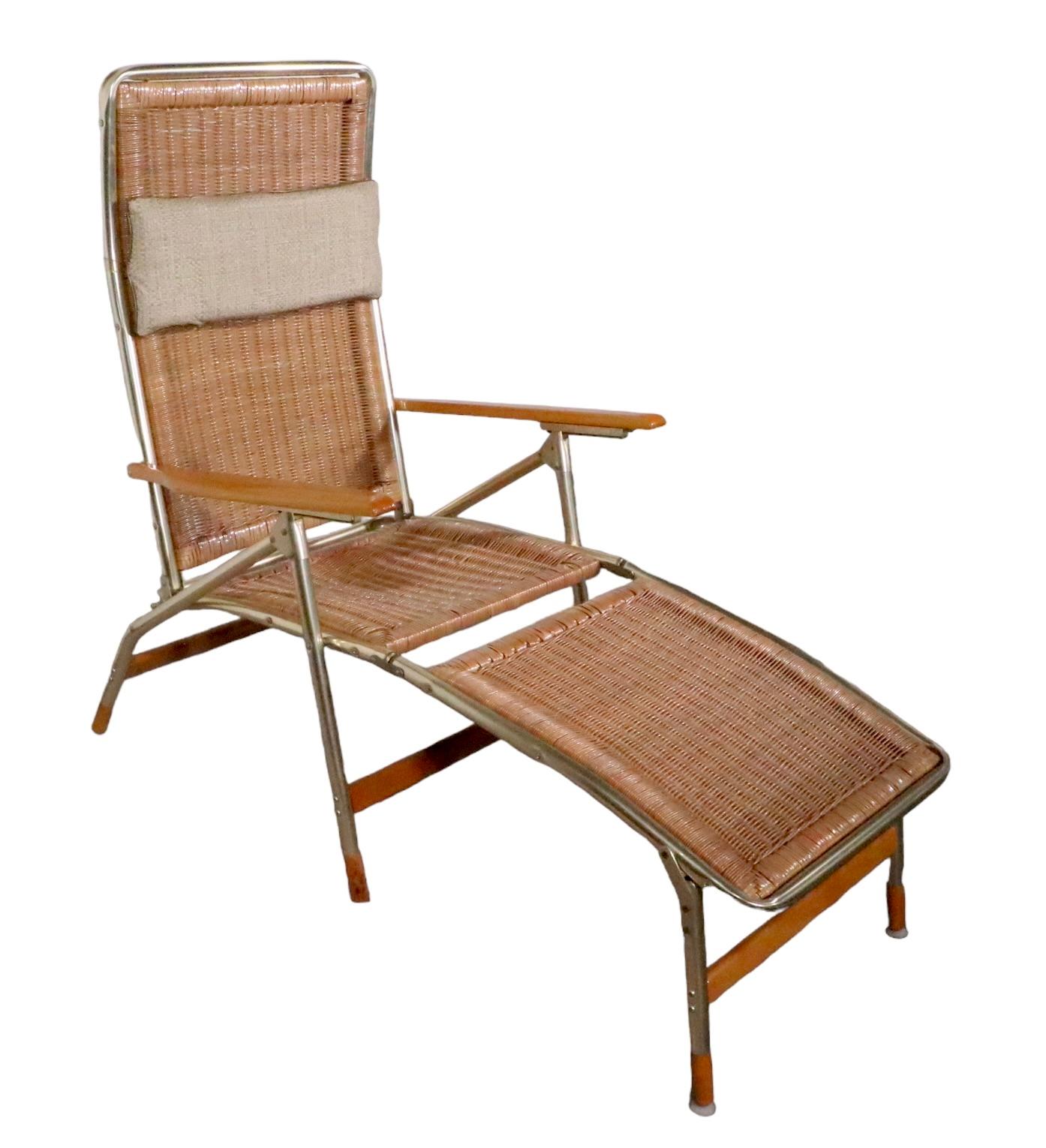 American Mid Century Patio Poolside Folding Chaise Lounge by Telescope Chair Company  For Sale