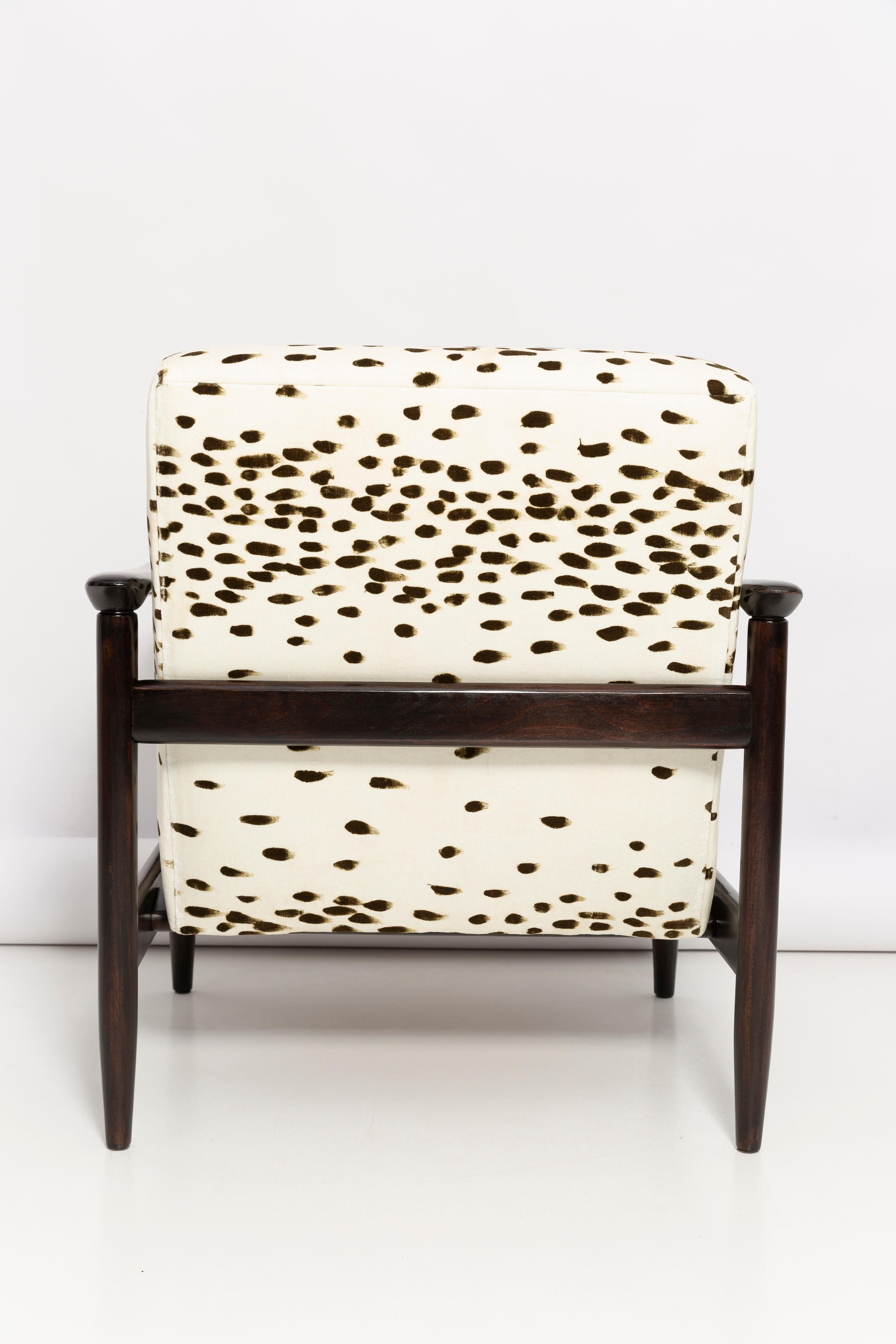 Mid Century Pattern Velvet Dalmatian Armchair, by Edmund Homa, Europe, 1960s For Sale 3