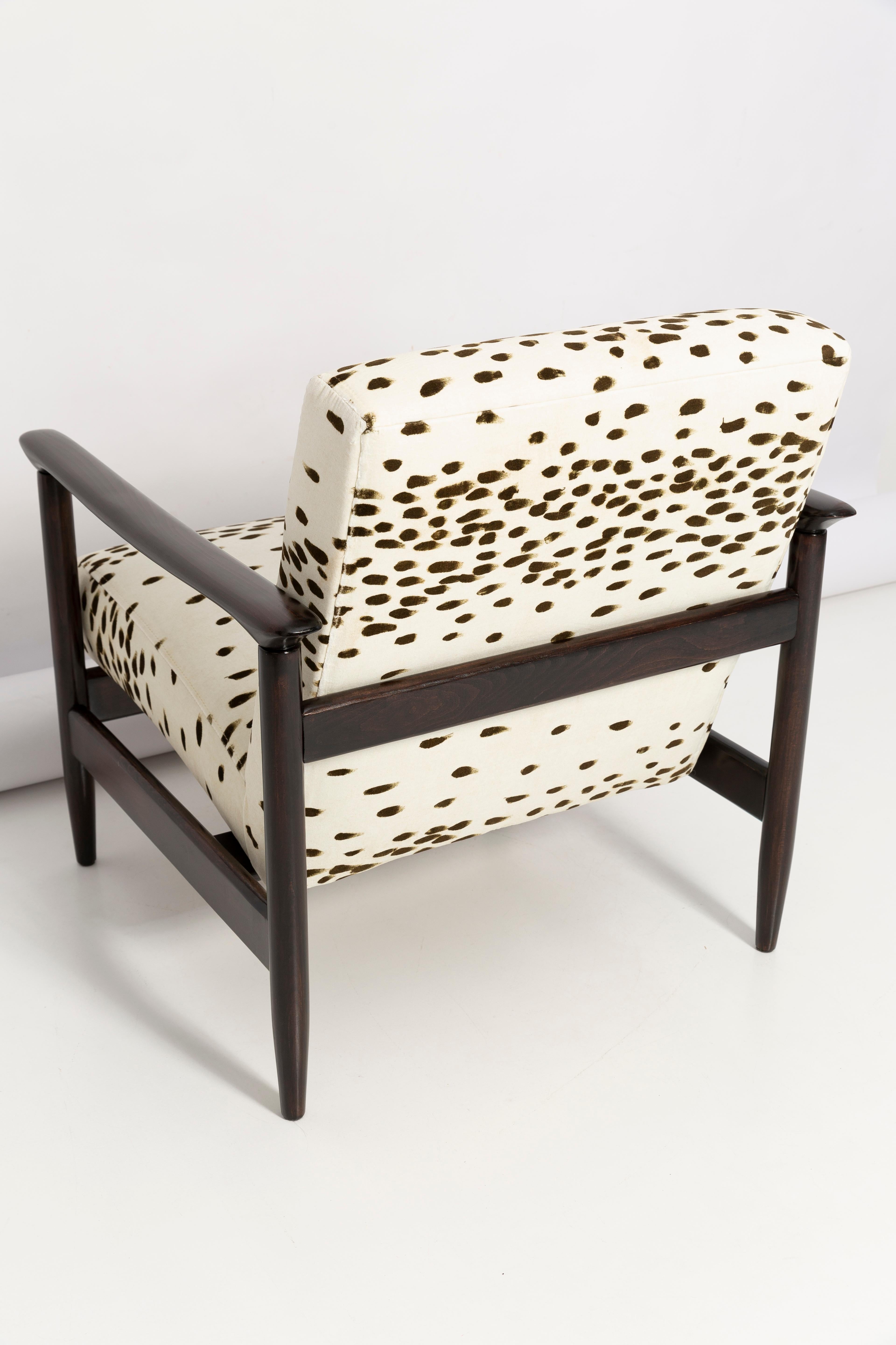 Mid Century Pattern Velvet Dalmatian Armchair, by Edmund Homa, Europe, 1960s For Sale 4