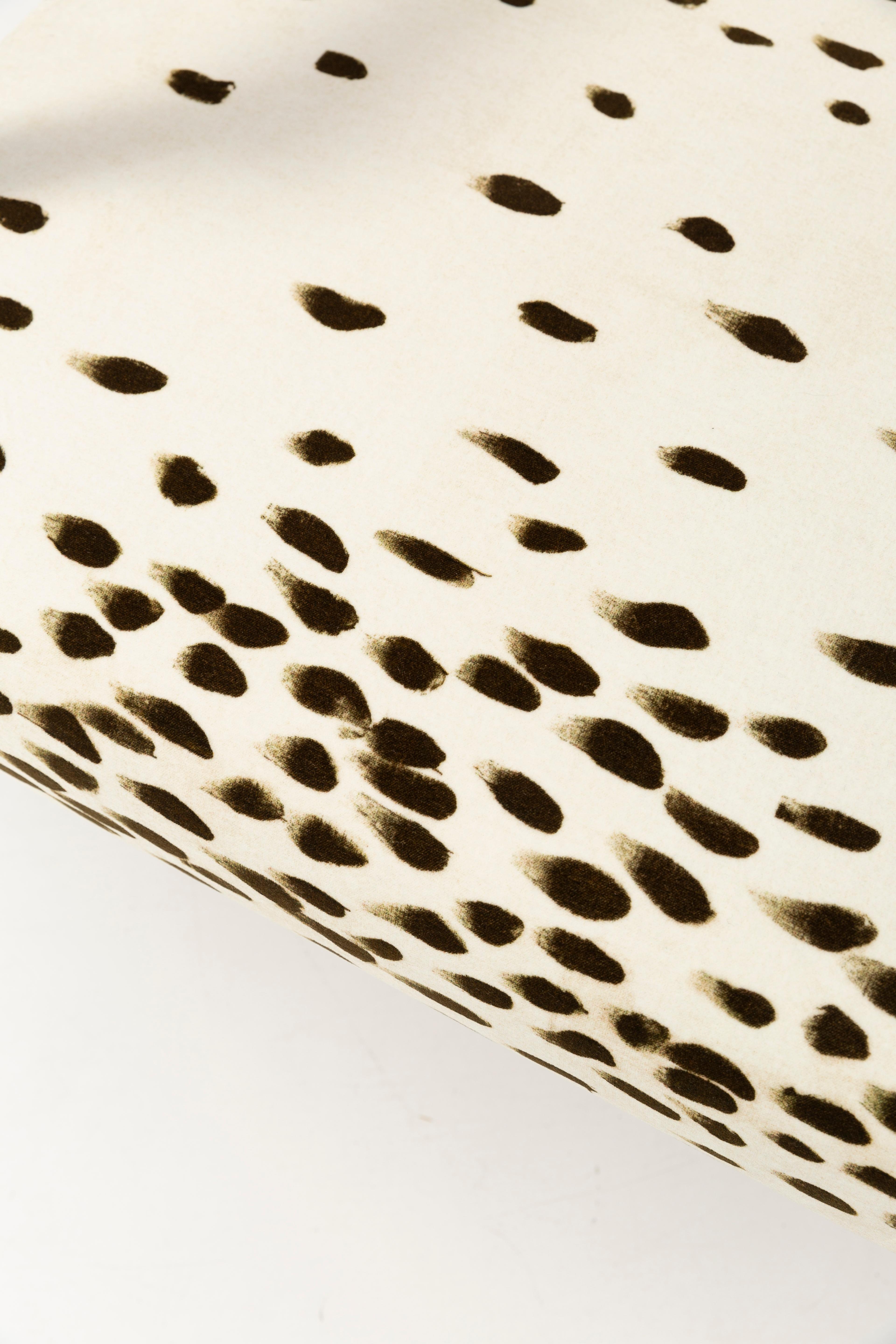 Fait main Fauteuil Dalmatian en velours à motifs du milieu du siècle dernier, d'Edmund Homa, Europe, années 1960 en vente
