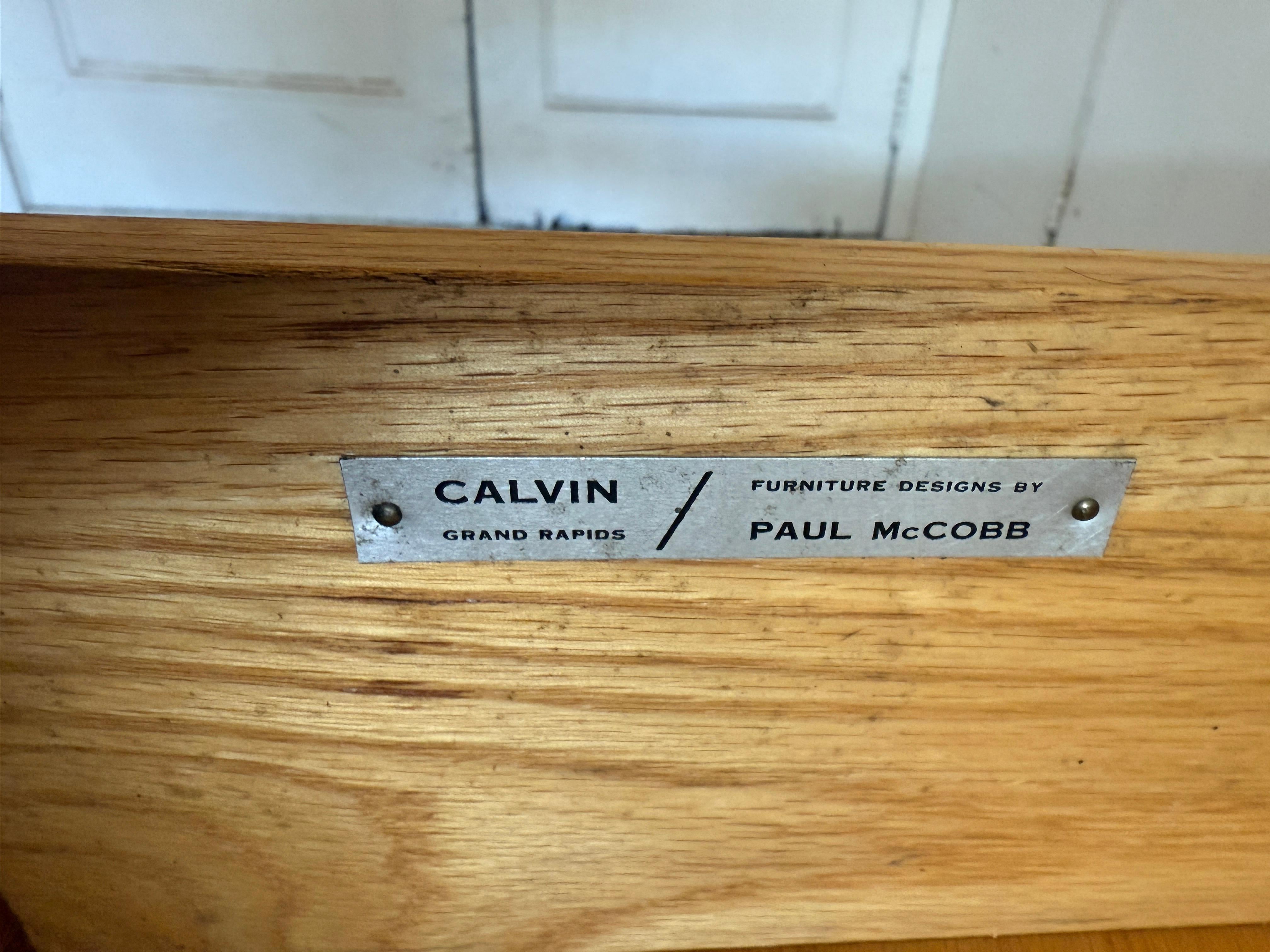 Credenza a 8 cassetti in noce travertino di Paul McCobb del metà del secolo scorso in vendita 3