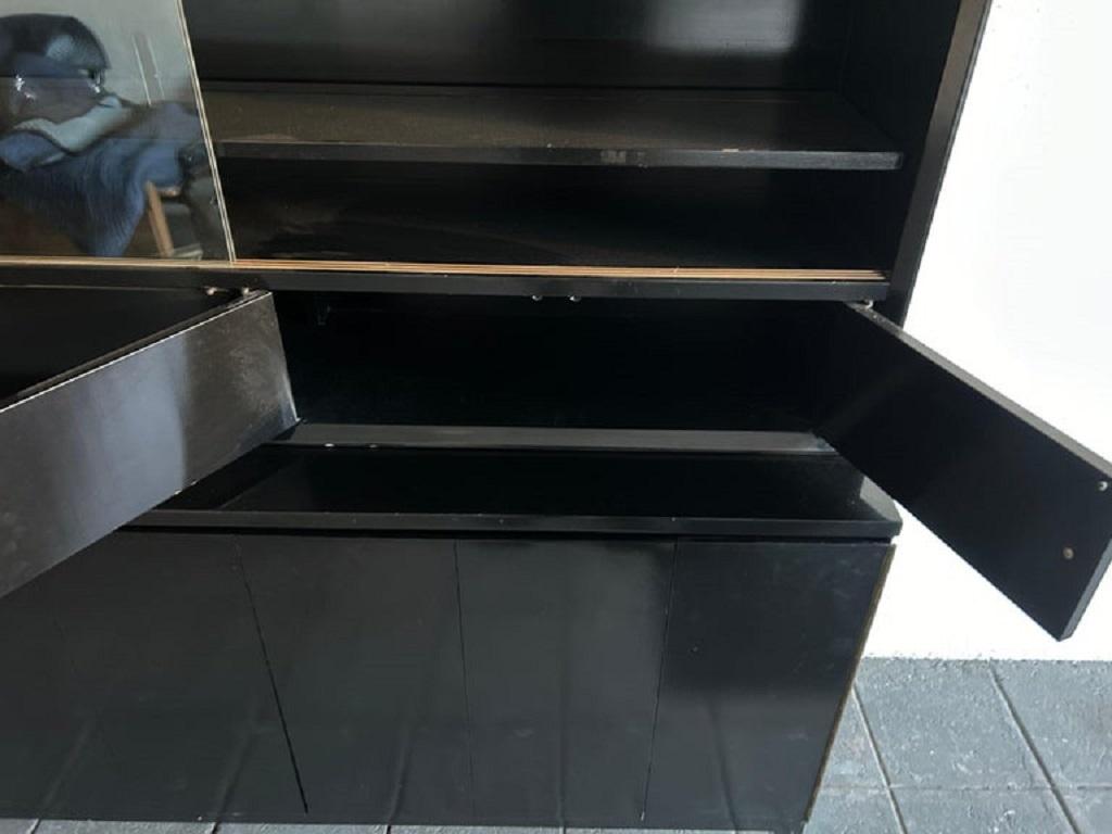 Credenza Paul McCobb Calvin di metà secolo in ottone e lacca nera con piano d'appoggio in vendita 6