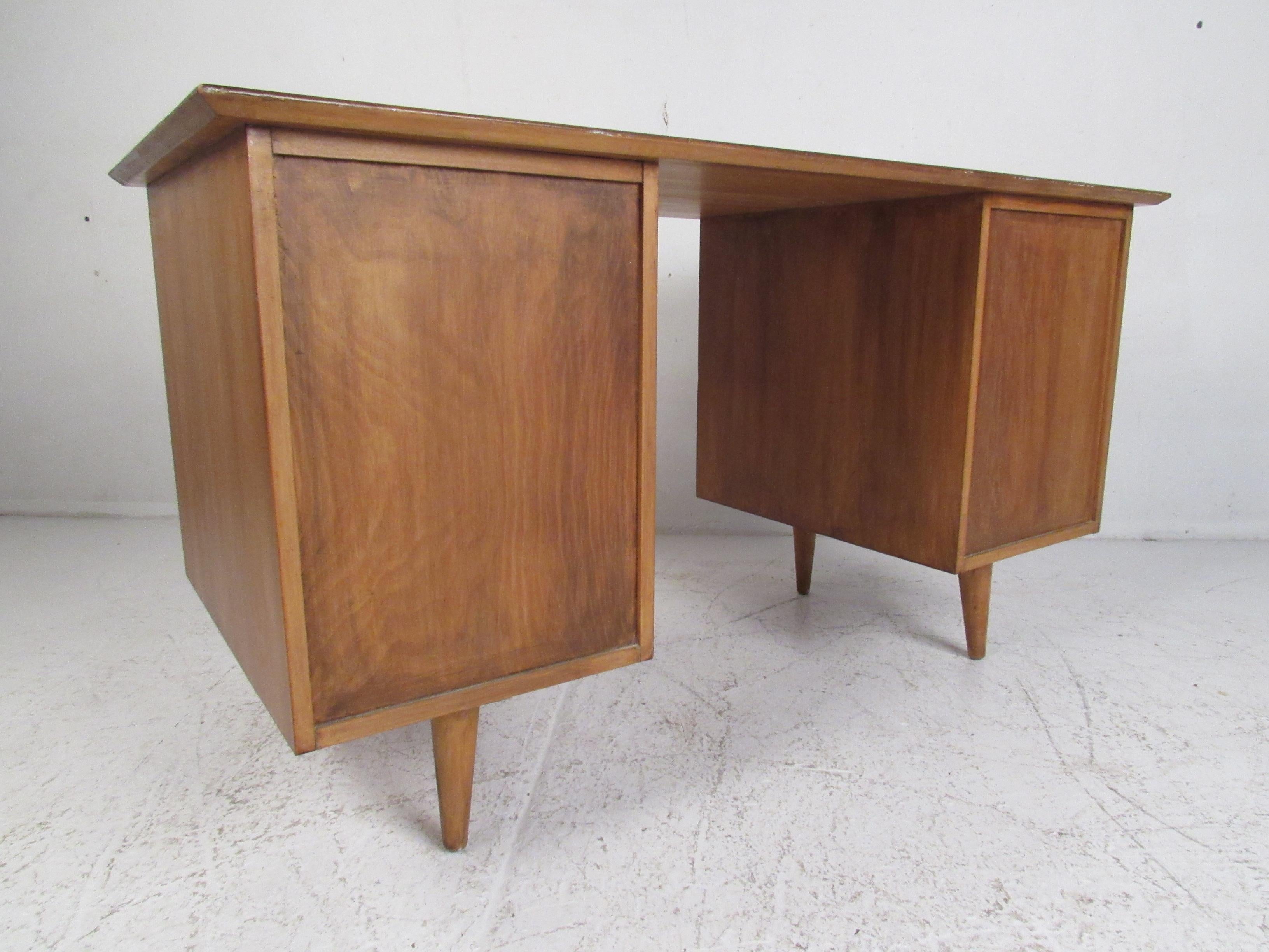 Mid-Century Modern Midcentury Paul McCobb Double Pedestal Desk